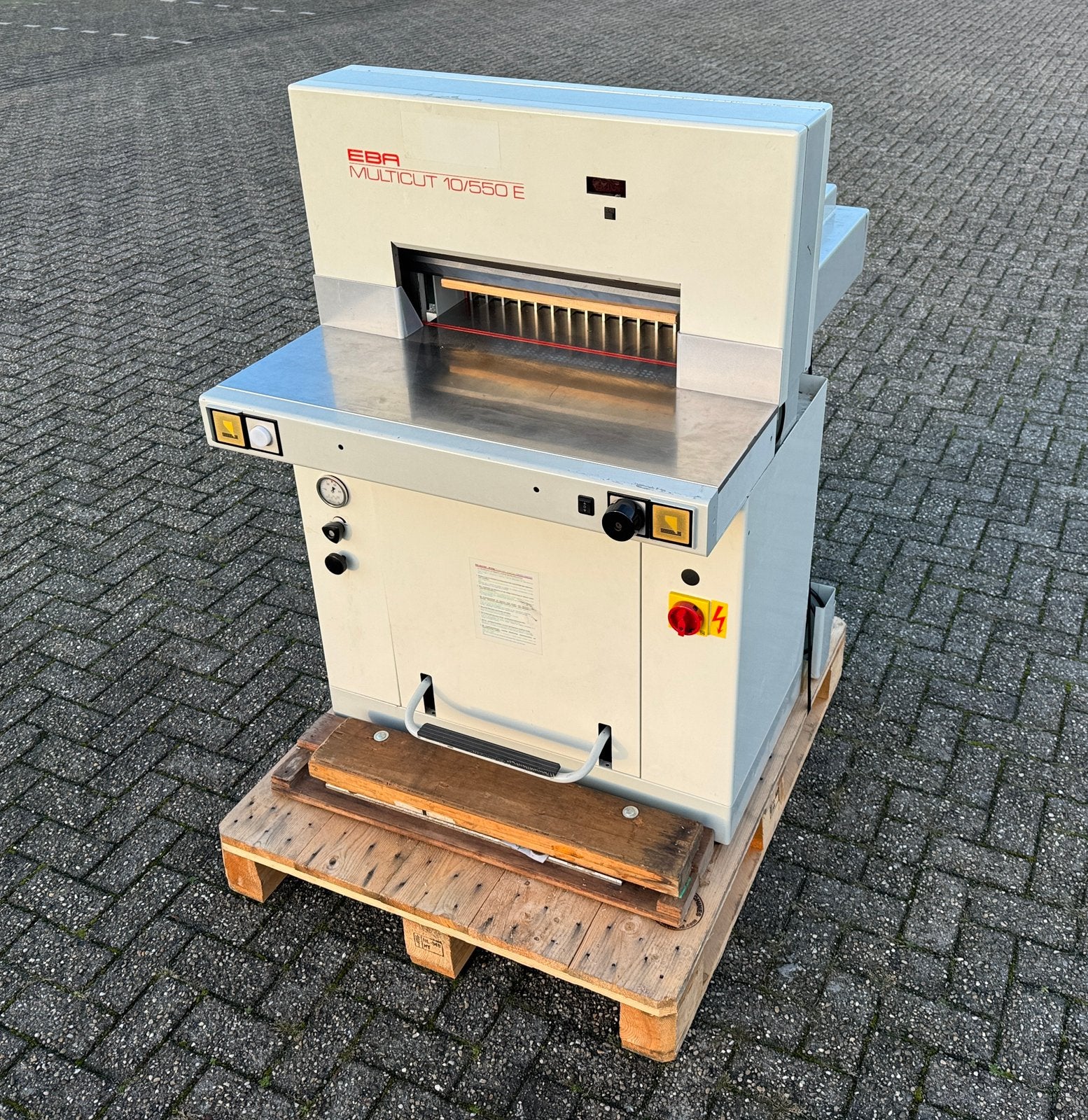 EBA papiersnijmachine 55 cm, Ophalen, Gebruikt