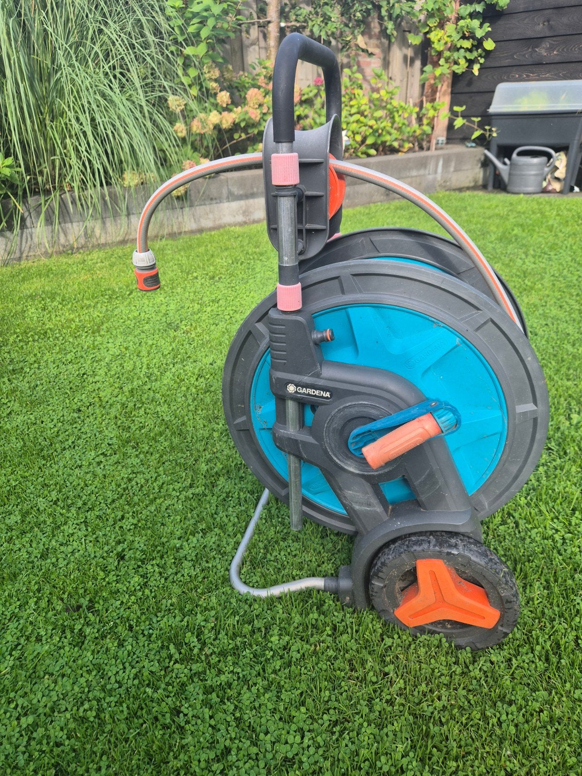 Gardena tuinslanghaspel met slang (minimaal 25 meter), Tuin en Terras, Ophalen, Gebruikt, Tuinslanghaspel