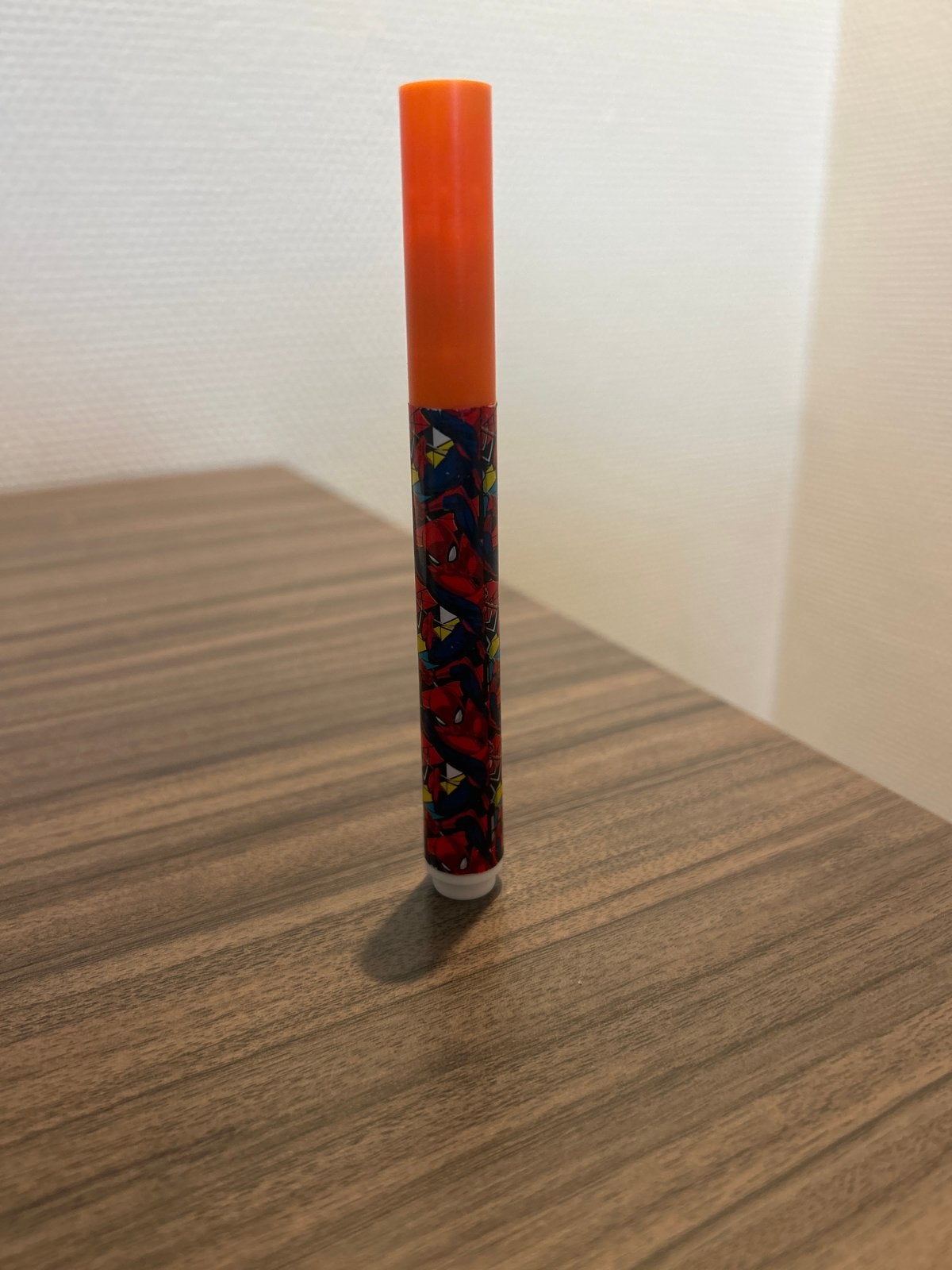 Spiderman Stift - Oranje met Spiderman-patroon, Ophalen of Verzenden, Gebruikt, Potlood of Stift