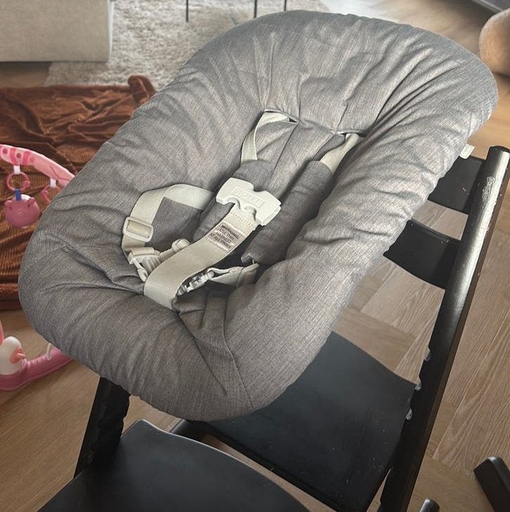 Stokke Tripp Trapp Newborn Set met bekleding, Kinderen en Baby's, Kinderstoelen, Ophalen, Zo goed als nieuw, Meegroeistoel, Gordel(s)
