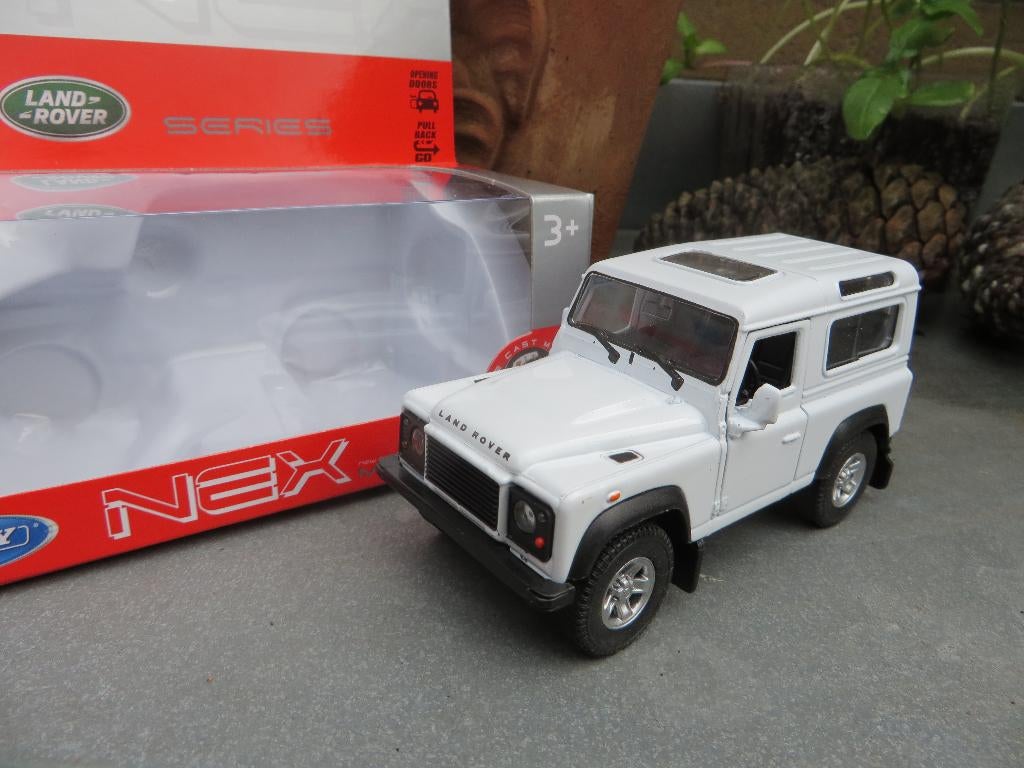 Welly Land Rover Defender, Hobby en Vrije tijd, Modelauto's | 1:43, Ophalen of Verzenden, Nieuw, Auto, Overige merken
