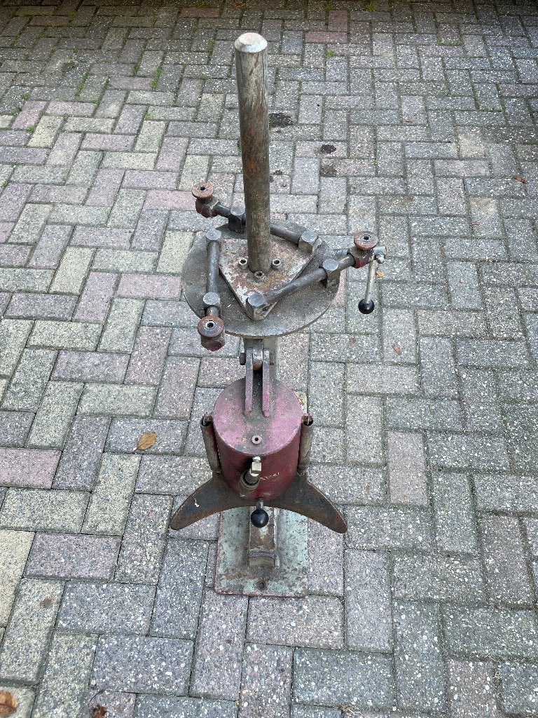 Duquesne M33/5 bandenwisselaar, Ophalen, Zo goed als nieuw