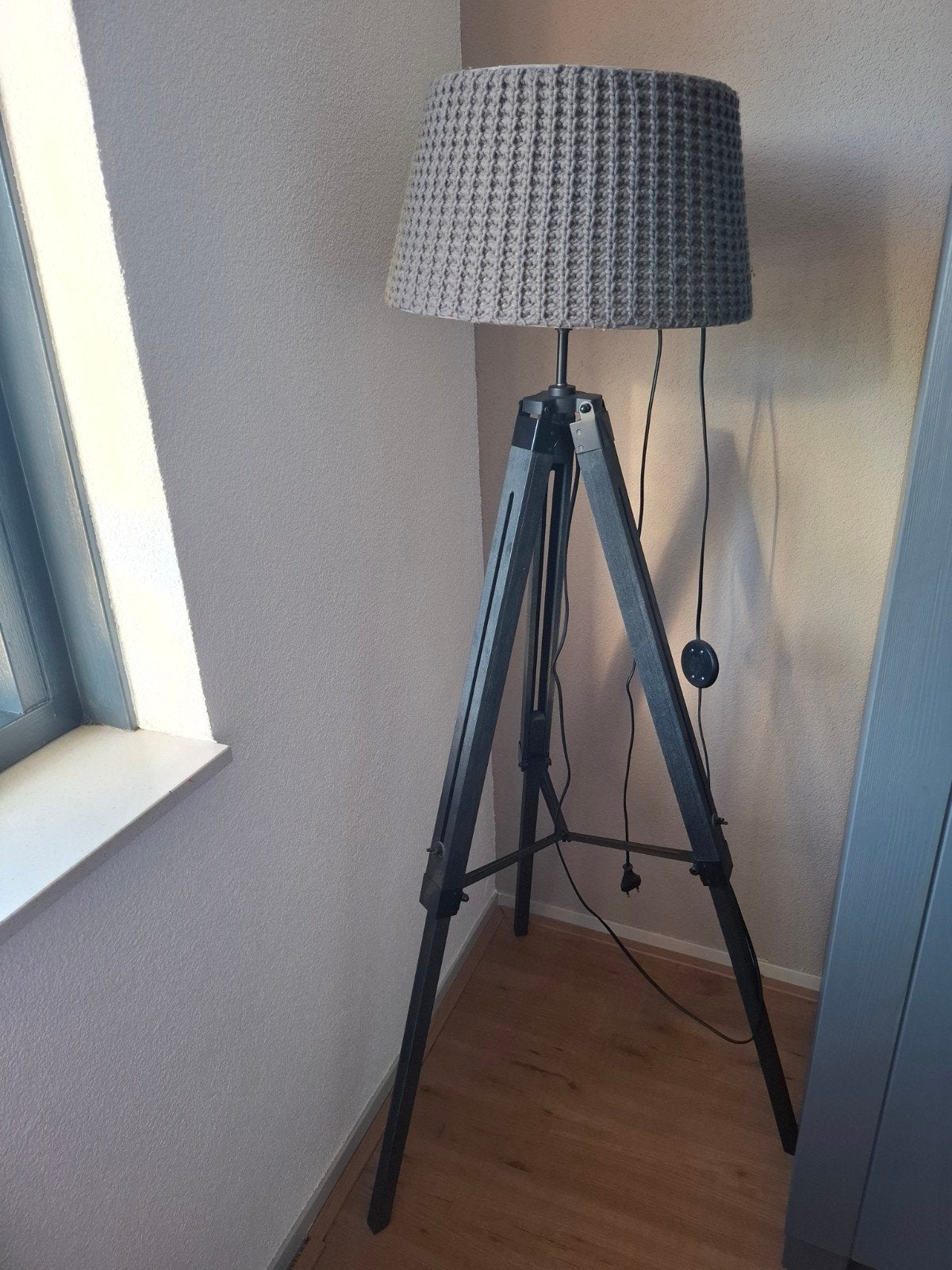 Lamp met statiefpoten, Ophalen, Zo goed als nieuw, Minder dan 100 cm