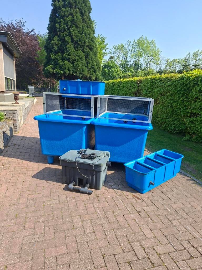 Koi bakken 2 stuks per bak 1600x1200. Met filter(s), Doos, 100 cm of meer, 60 cm of meer, Minder dan 35 cm