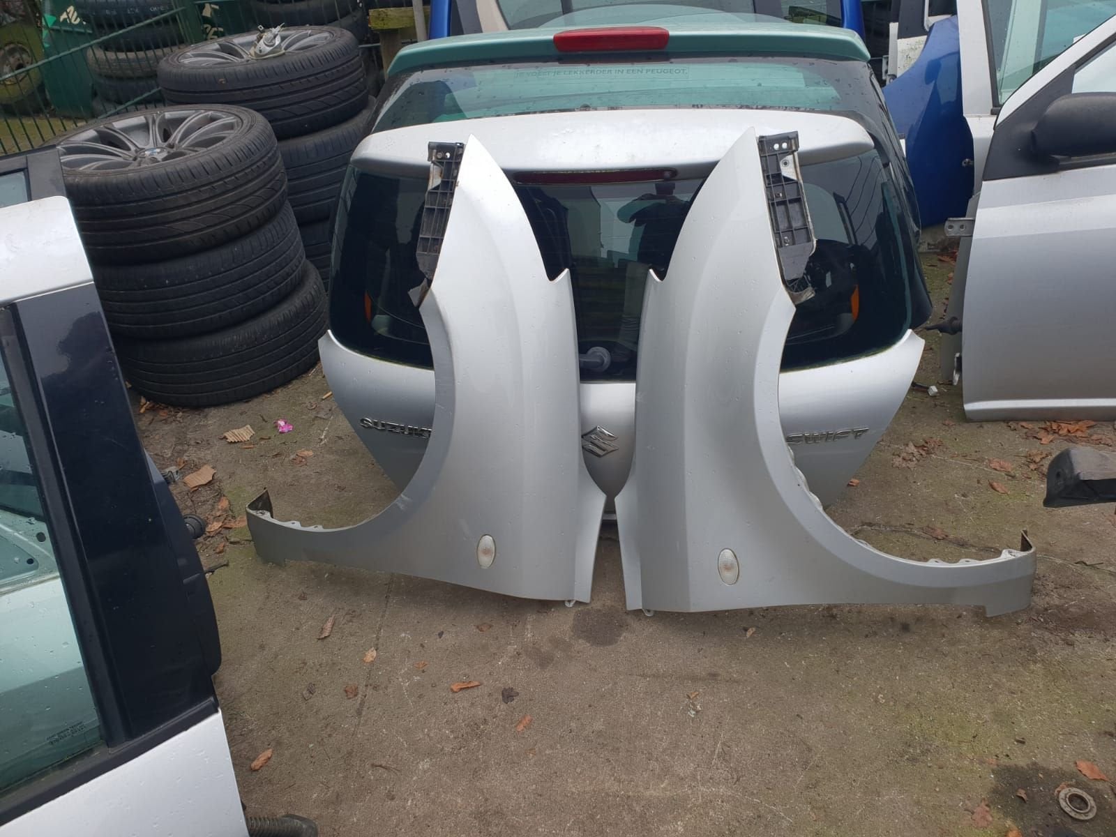 SUZUKI SWIFT VOORSCHERMEN BJ 2005 TOT 2011, Auto-onderdelen, Gebruikt, -, -, Ophalen of Verzenden