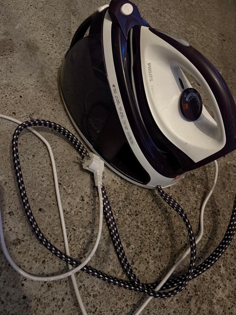 Philips Stoomgenerator, Ophalen, Gebruikt, Strijkijzer met snoer