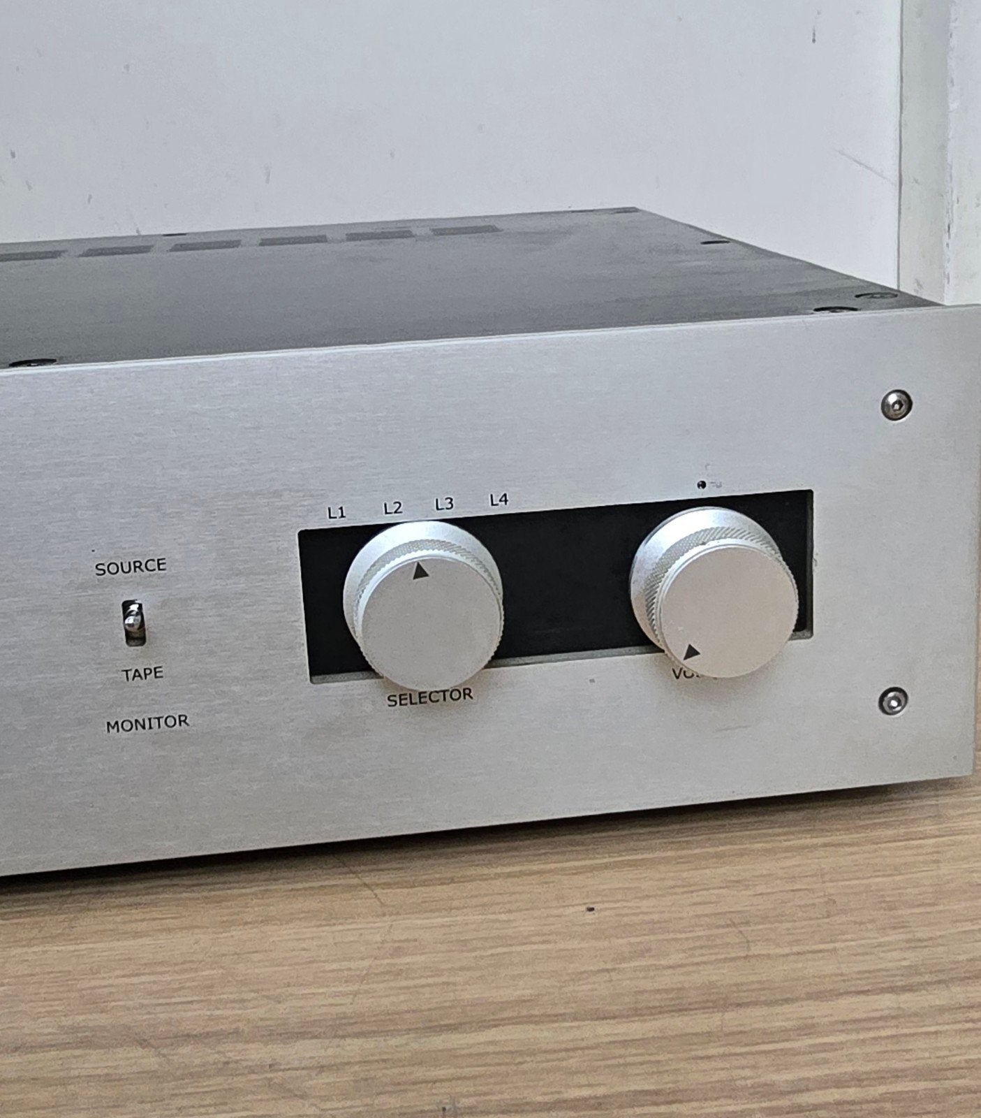 Sonofield

 MX307 Signature buizen voorversterker 🇨🇦, Audio, Tv en Foto, Versterkers en Receivers, Ophalen of Verzenden