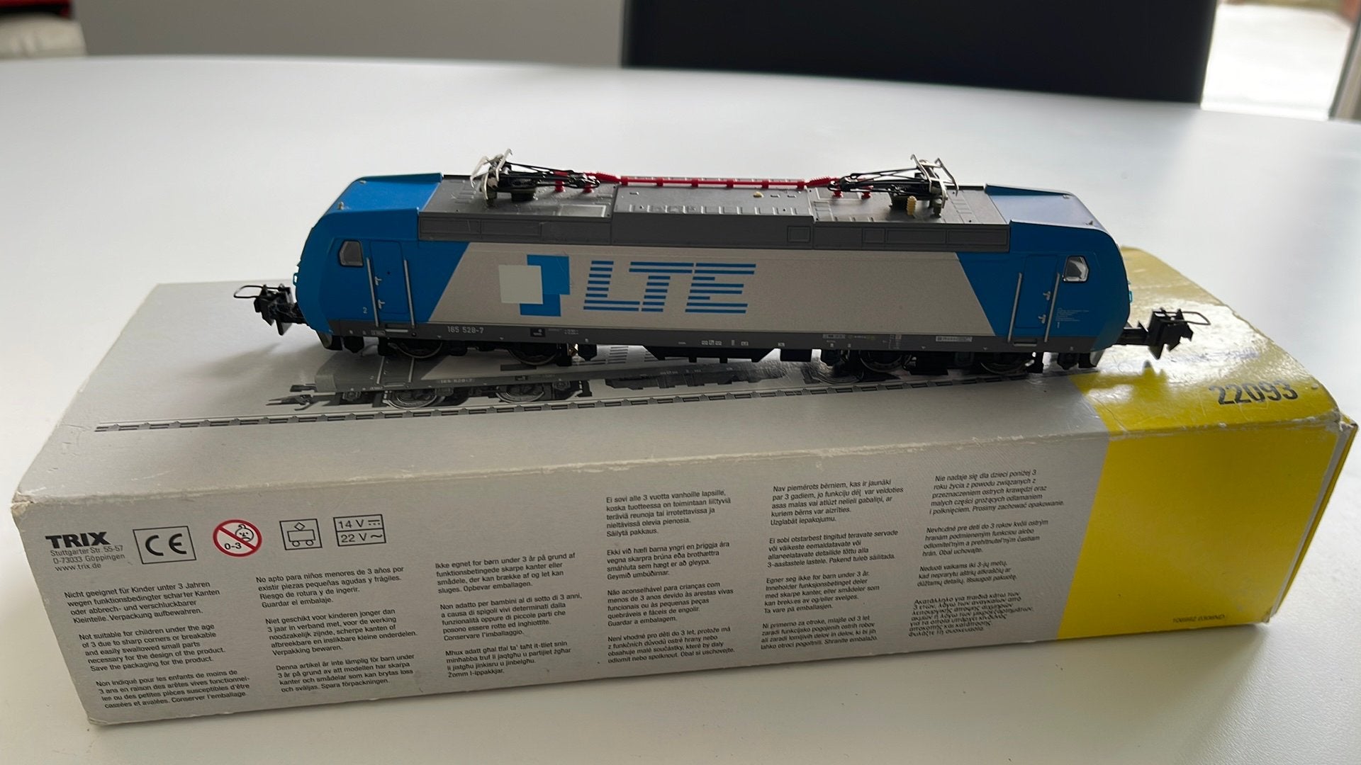 Trix lok de br 185 geschikt voor trix exspress drie rail, Gebruikt, Trix, Ophalen of Verzenden, Analoog