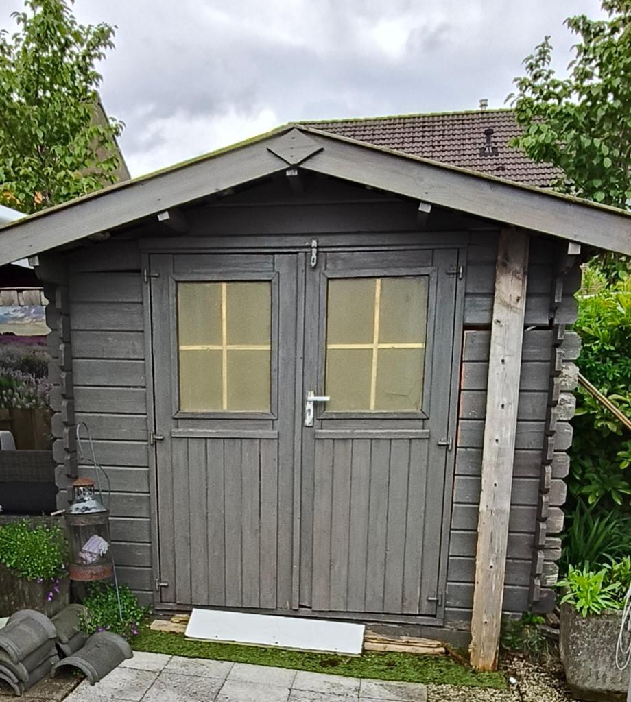 GRATIS Tuinhuisje met aandachtspunten, dakpannen goed, Tuin en Terras, Tuinhuizen, Ophalen, Tuinhuis, 250 tot 500 cm, 2 ramen