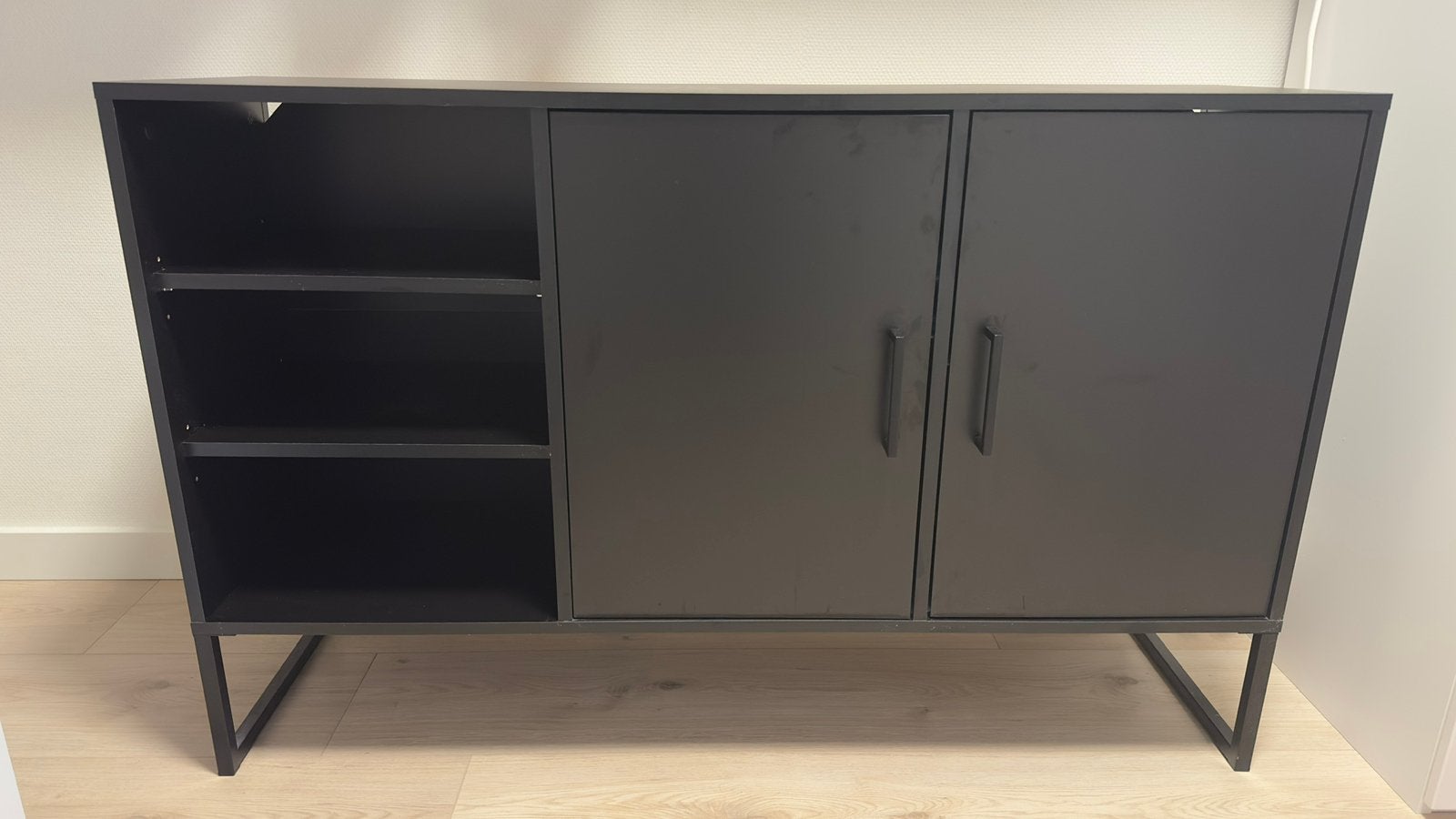 Dressoir Vince – zwart metaal – 130 cm breed, Ophalen, 100 tot 150 cm, Metaal, 25 tot 50 cm