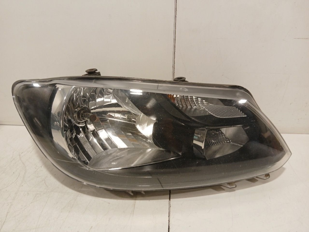 Koplamp rechts Volkswagen Caddy, Onderdelen@venauto.nl, Van der Ven Autorecycling B.V., Gebruikt, Ettenseweg 76, 4706 PB Roosendaal, The Netherlands