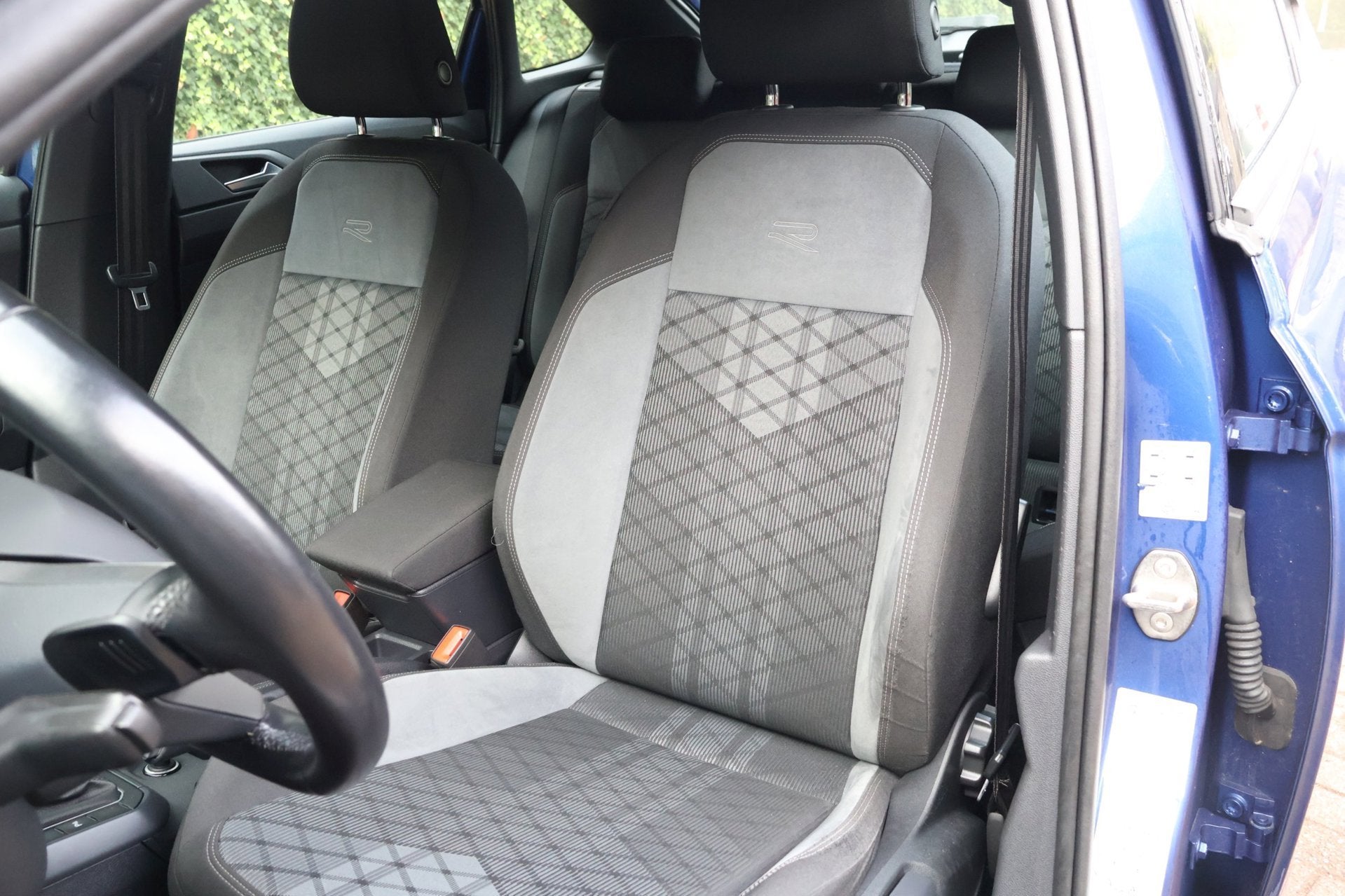 Volkswagen TAIGO 1.0 TSI R-Line, IQ LED, Stoelverwarming, AC, 1160 kg, Stof, Gebruikt, Euro 6