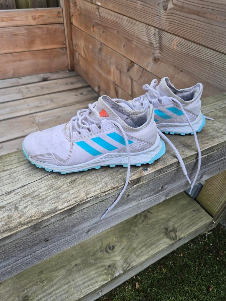 Adidas veld hockeyschoenen maat 35, Sport en Fitness, Hockey, Ophalen of Verzenden, Gebruikt, Schoenen