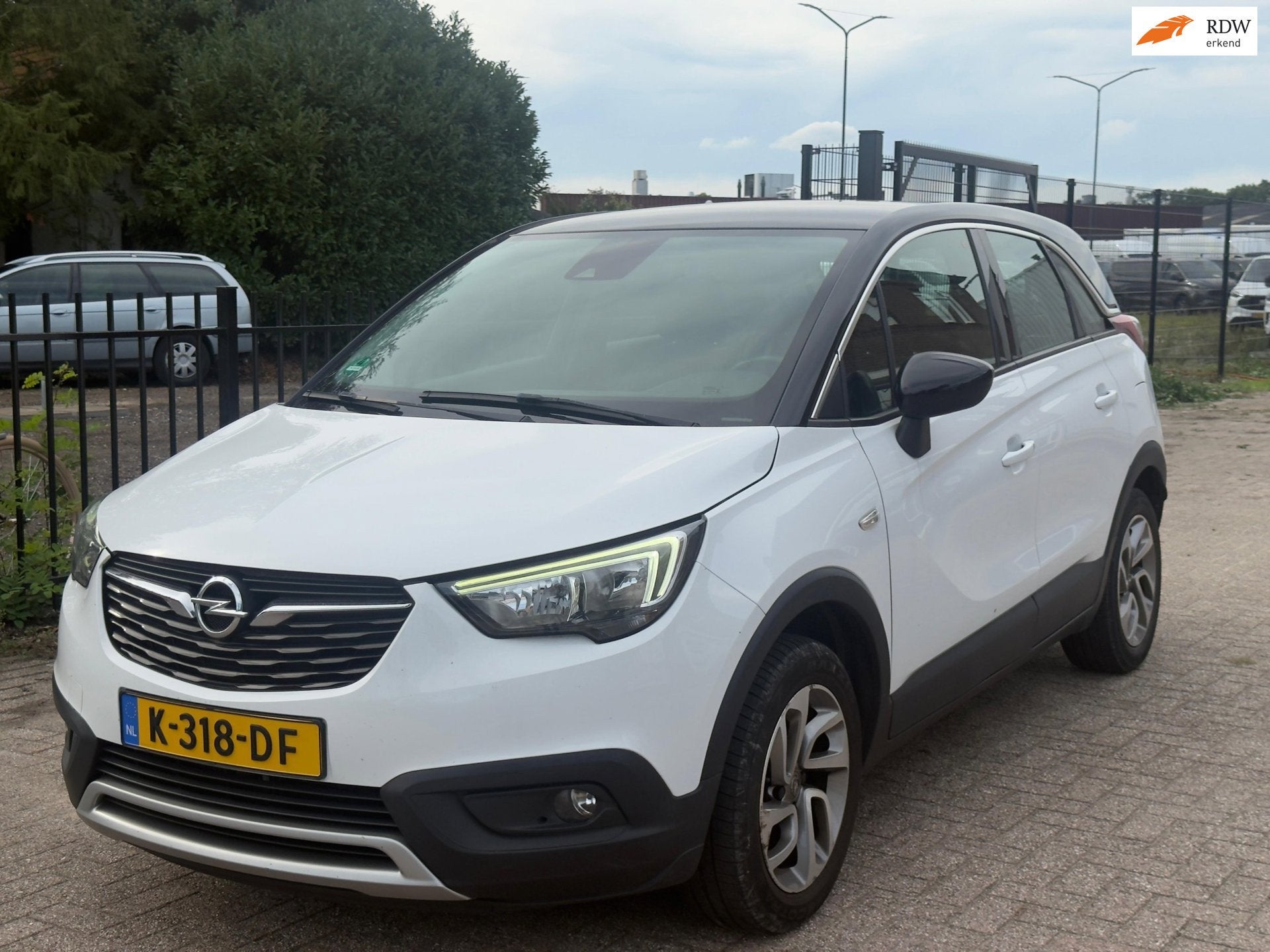 Opel Crossland X 1.2 Turbo Online Edition Trekhaak!, Voorwielaandrijving, 840 kg, Gebruikt, Euro 6