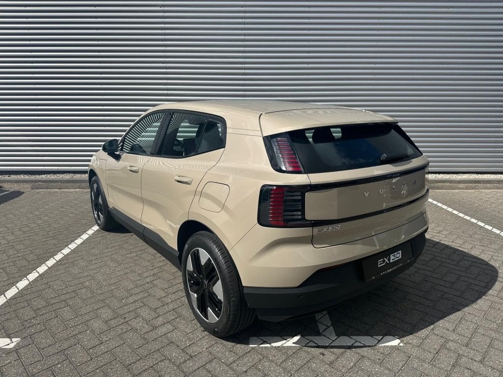Volvo EX30 Single motor Plus | Demo | Stoel/ Stuurverw, Auto's, Gebruikt, Automatische klimaatregeling, 337 km, SUV of Terreinwagen