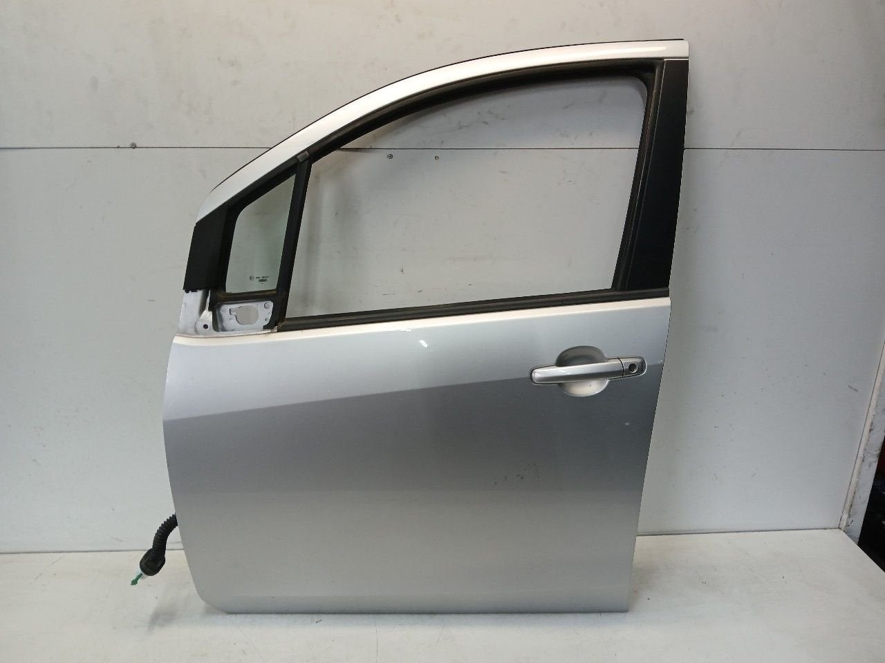 Portier links voor Suzuki Splash, Auto-onderdelen, Onderdelen@venauto.nl, Van der Ven Autorecycling B.V., Gebruikt, Ettenseweg 76, 4706 PB Roosendaal, The Netherlands