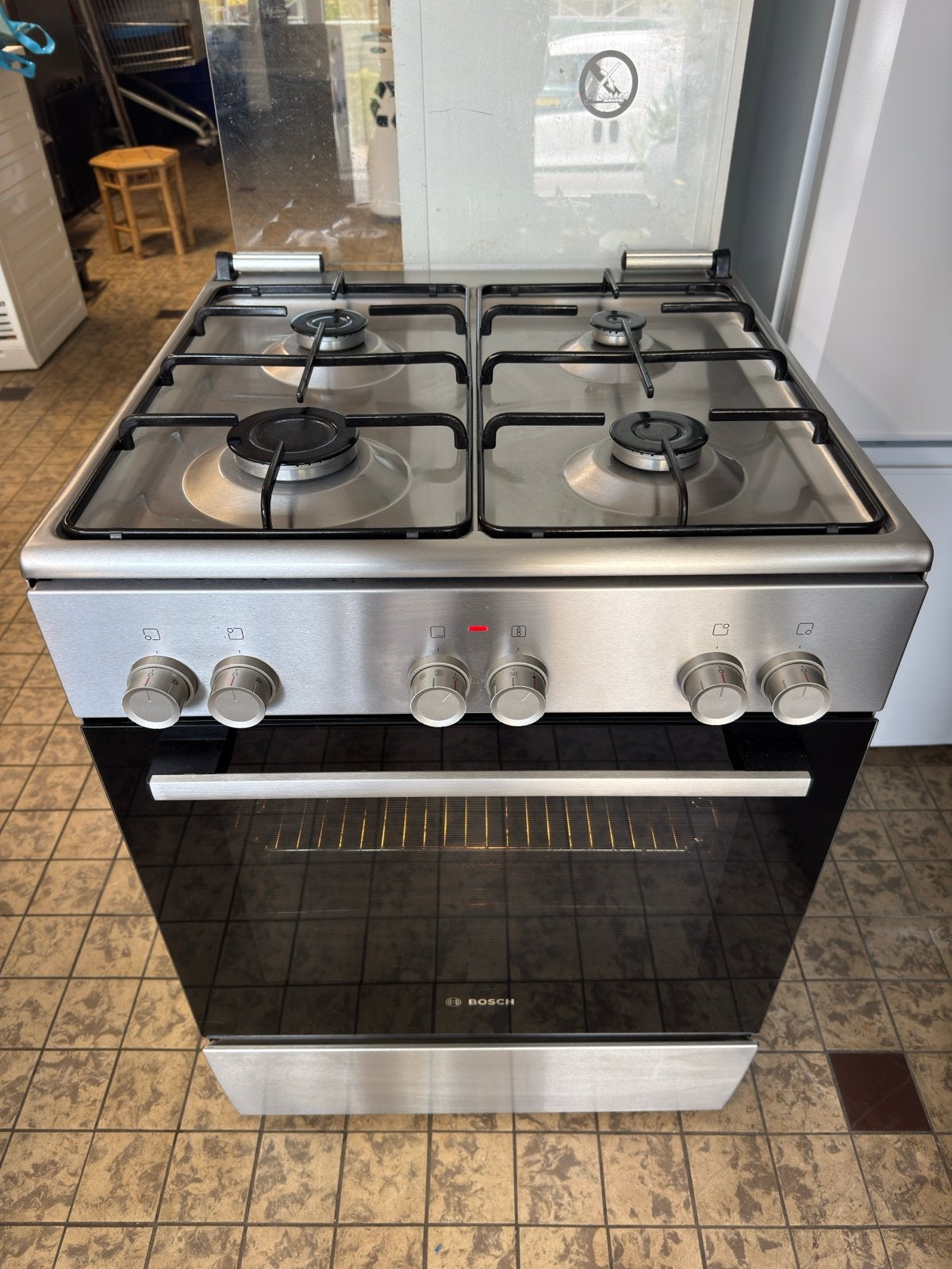 Bosch gasfornuis rvs 60 cm met elektrische oven, Ophalen, Gebruikt, 4 kookzones, Gas