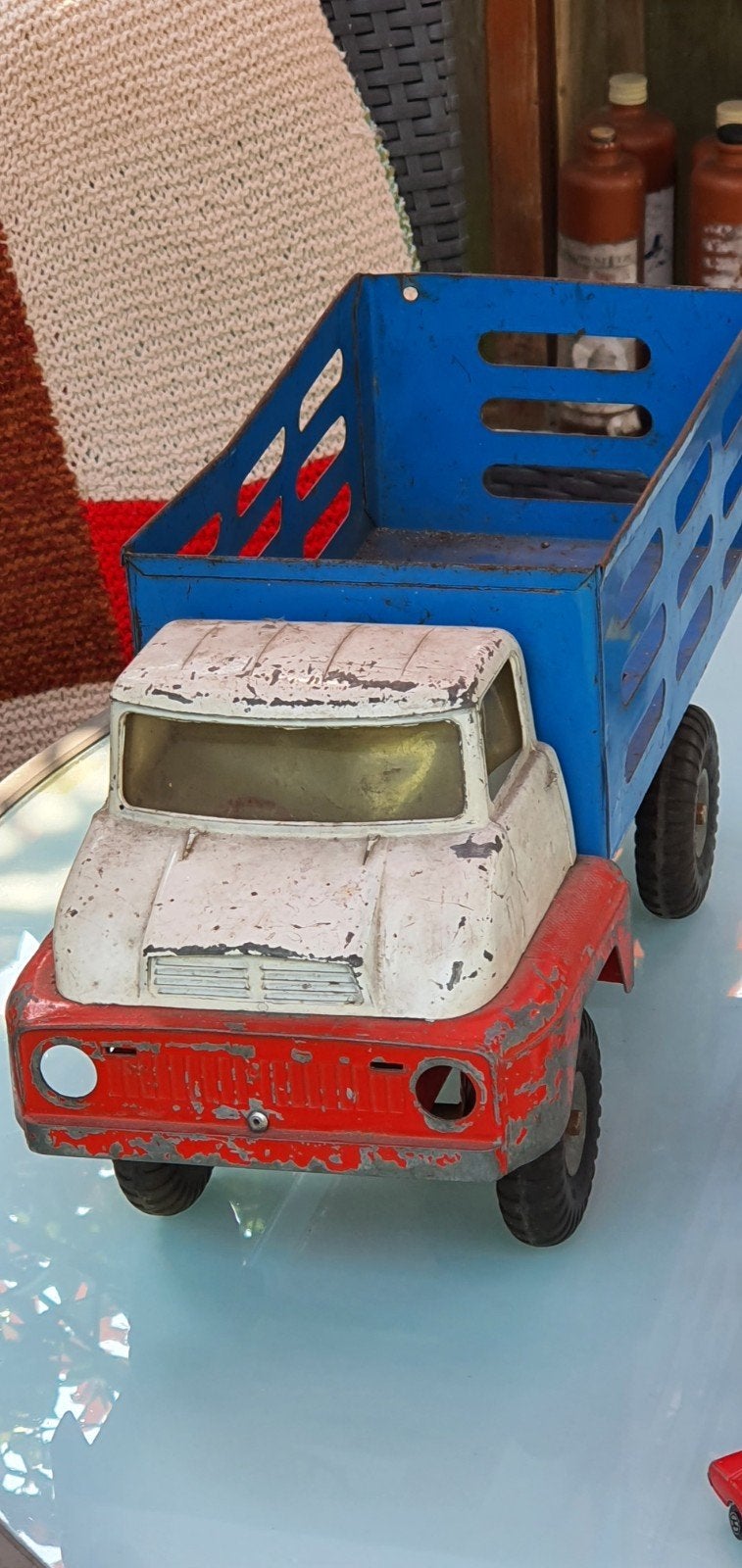 Vintage speelgoed: Grote vrachtwagen en kleine autootjes, Ophalen, Gebruikt