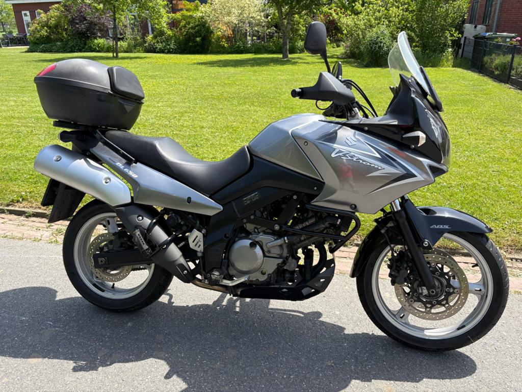 Suzuki V-Strom DL650 ABS Toermotor - Perfect voor avontuur, 2 cilinders, Gebruikt, Particulier, Meer dan 35 kW