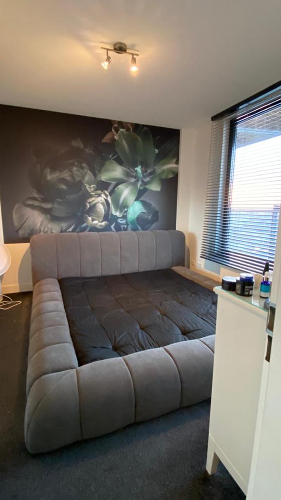 Groot Japans futon bed met speciaal matras, Huis en Inrichting, Slaapkamer | Bedden, Ophalen, Tweepersoons, Zo goed als nieuw