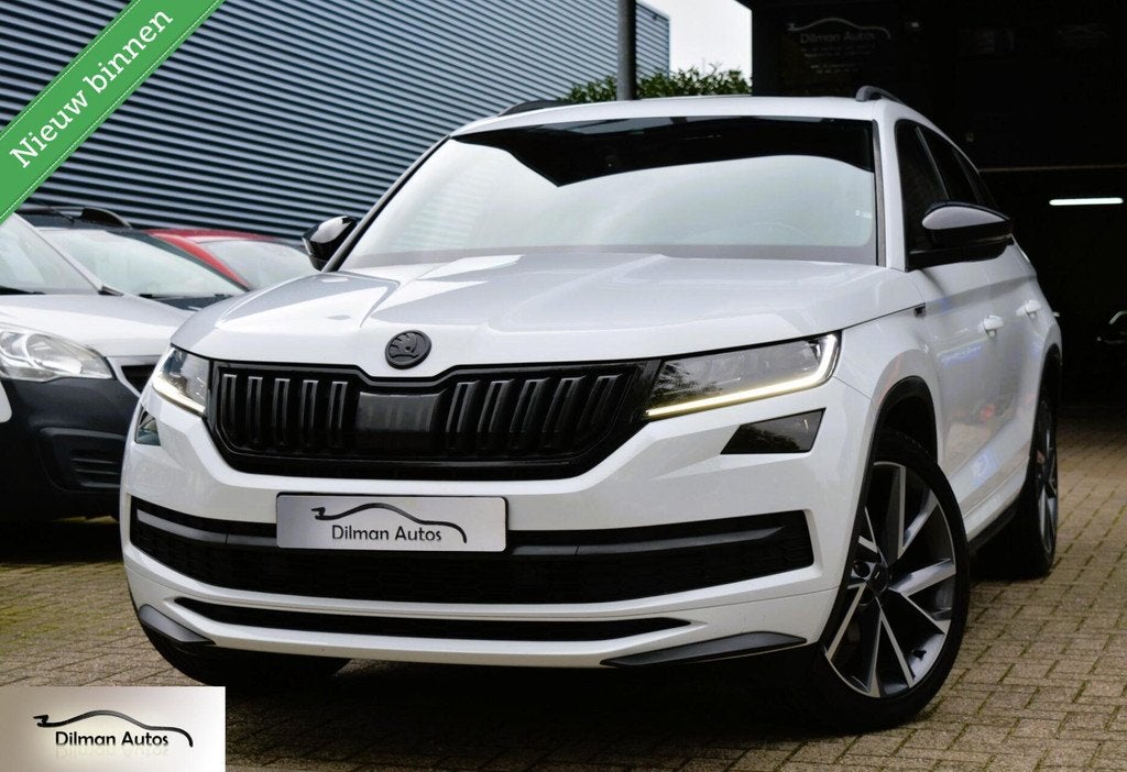 Skoda Kodiaq 1.5 TSI Sportline Business 7p|Camera|Navi|Pano!, Auto's, Skoda, 1525 kg, 4 cilinders, 7 stoelen, Wit