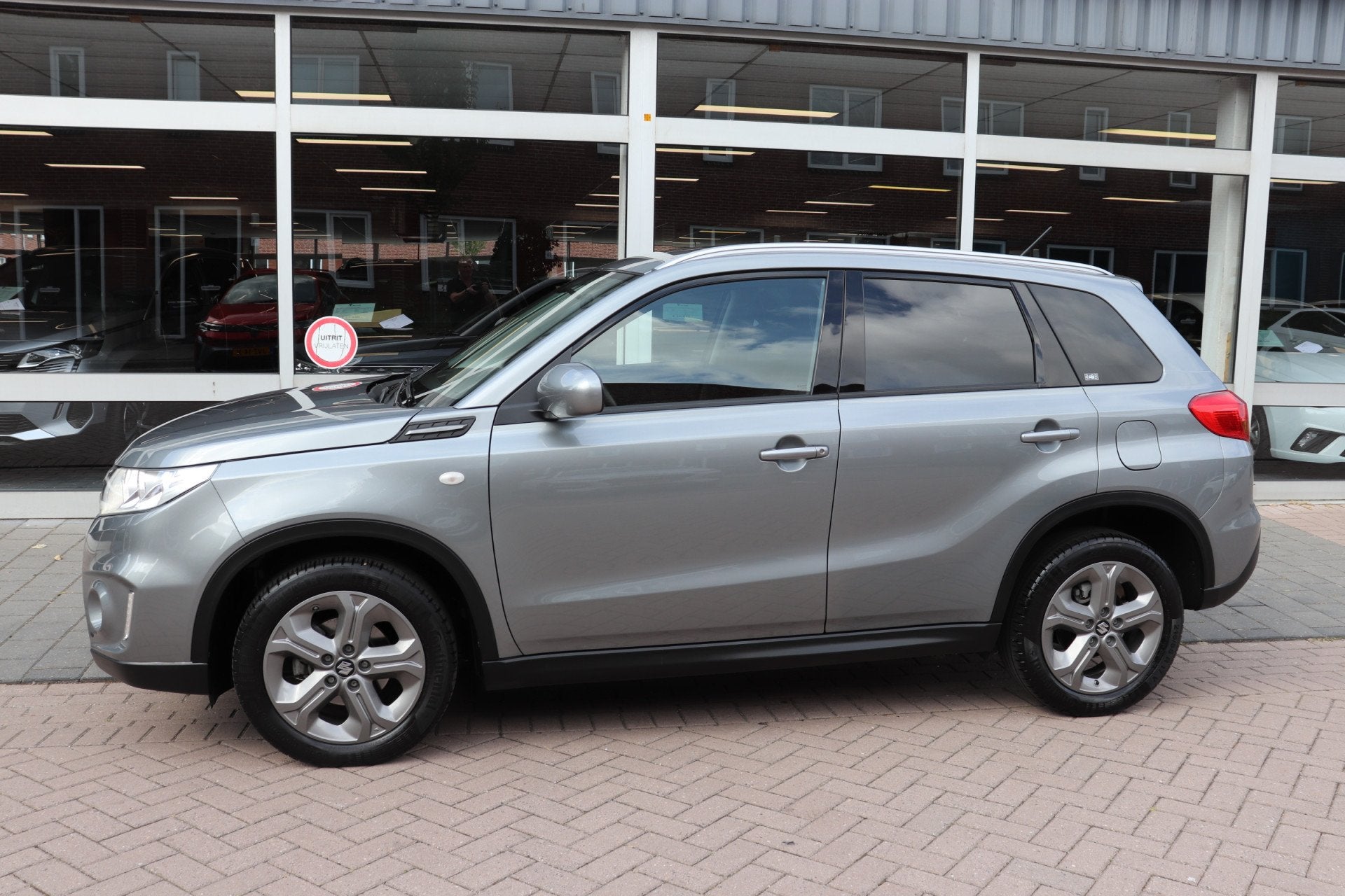 Suzuki Vitara 1.6 Exclusive Automaat. Eerste eigenaar dealer, Auto's, Stof, Gebruikt, 4 cilinders, 1095 kg