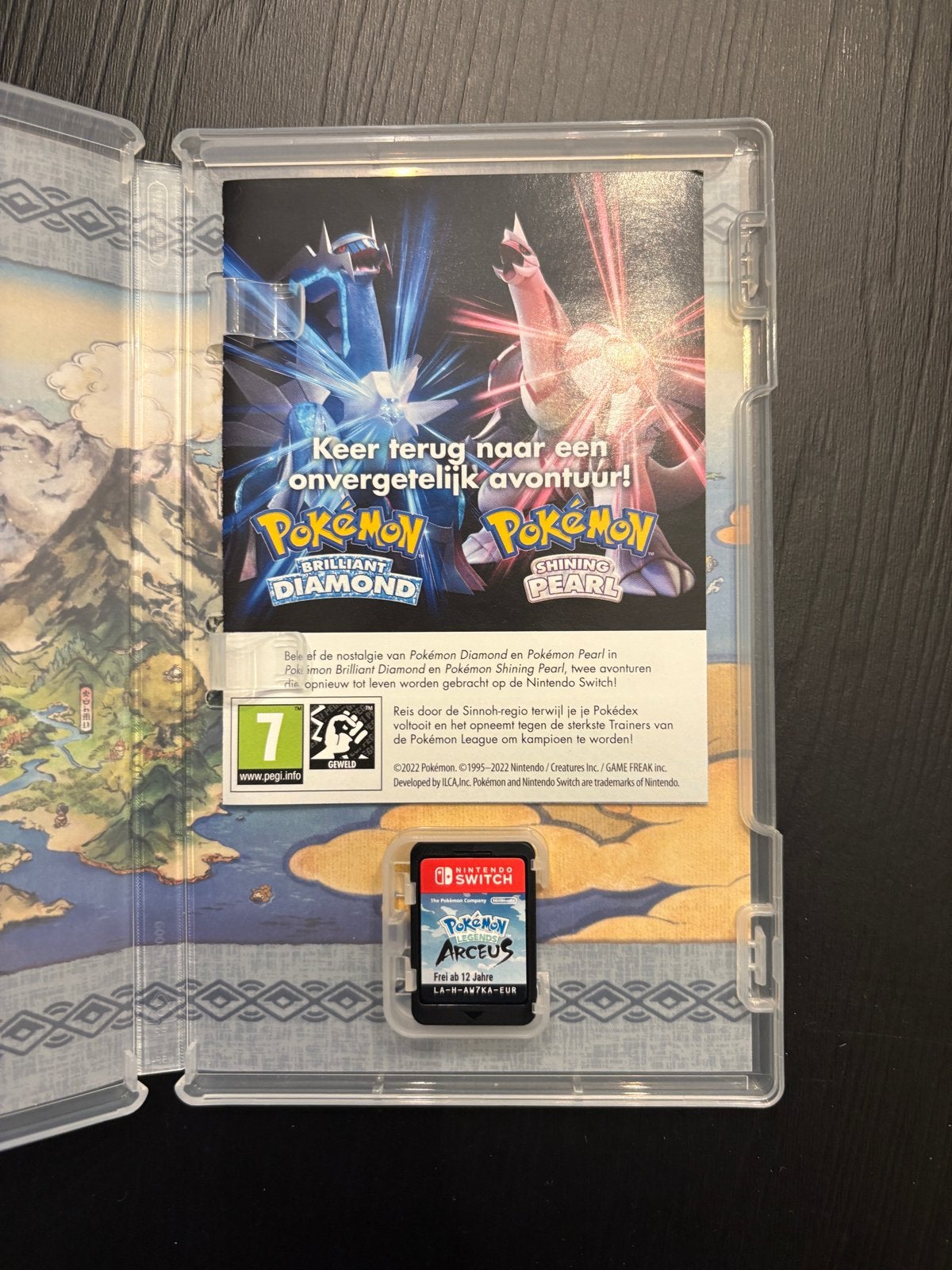 Foto 4 van Nintendo Switch OLED + Pokémon Arceus