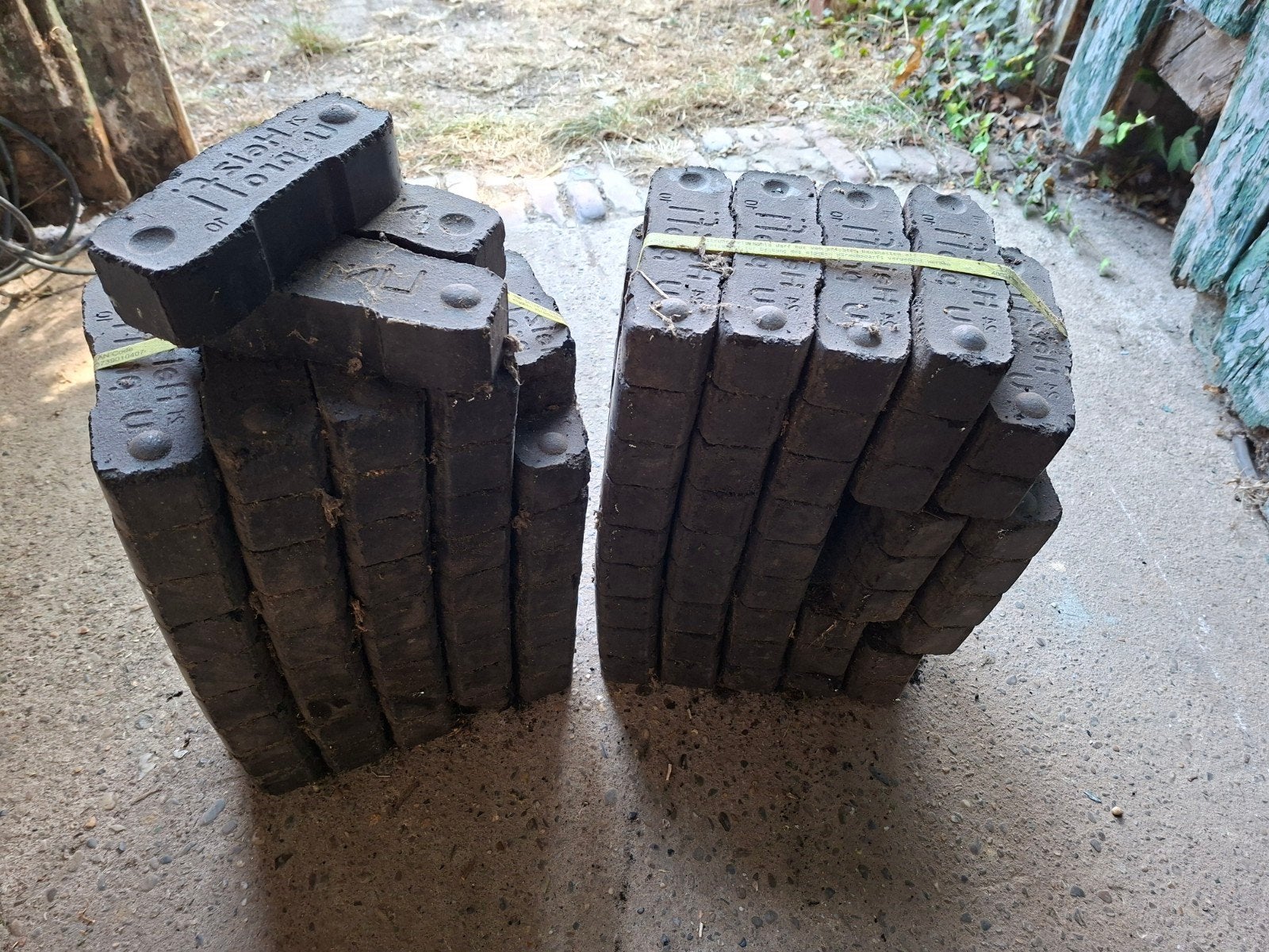 Houtbriketten voor kachel of open haard, Tuin en Terras, Minder dan 3 m³, Ophalen of Verzenden, Overige houtsoorten, Blokken
