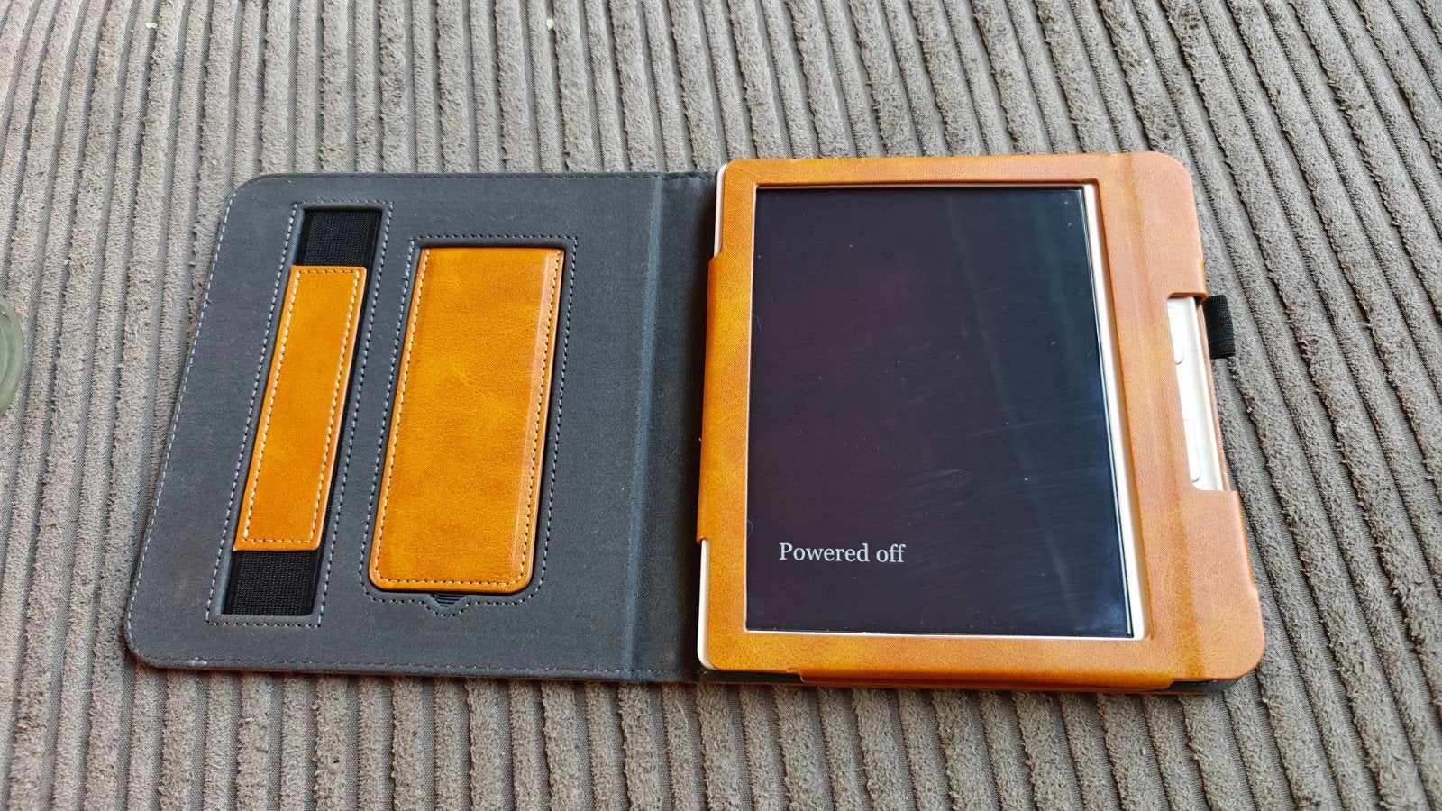 Kobo Libra 2 e-reader met hoesje, Gebruikt, Kobo, Ophalen of Verzenden, Wi-Fi