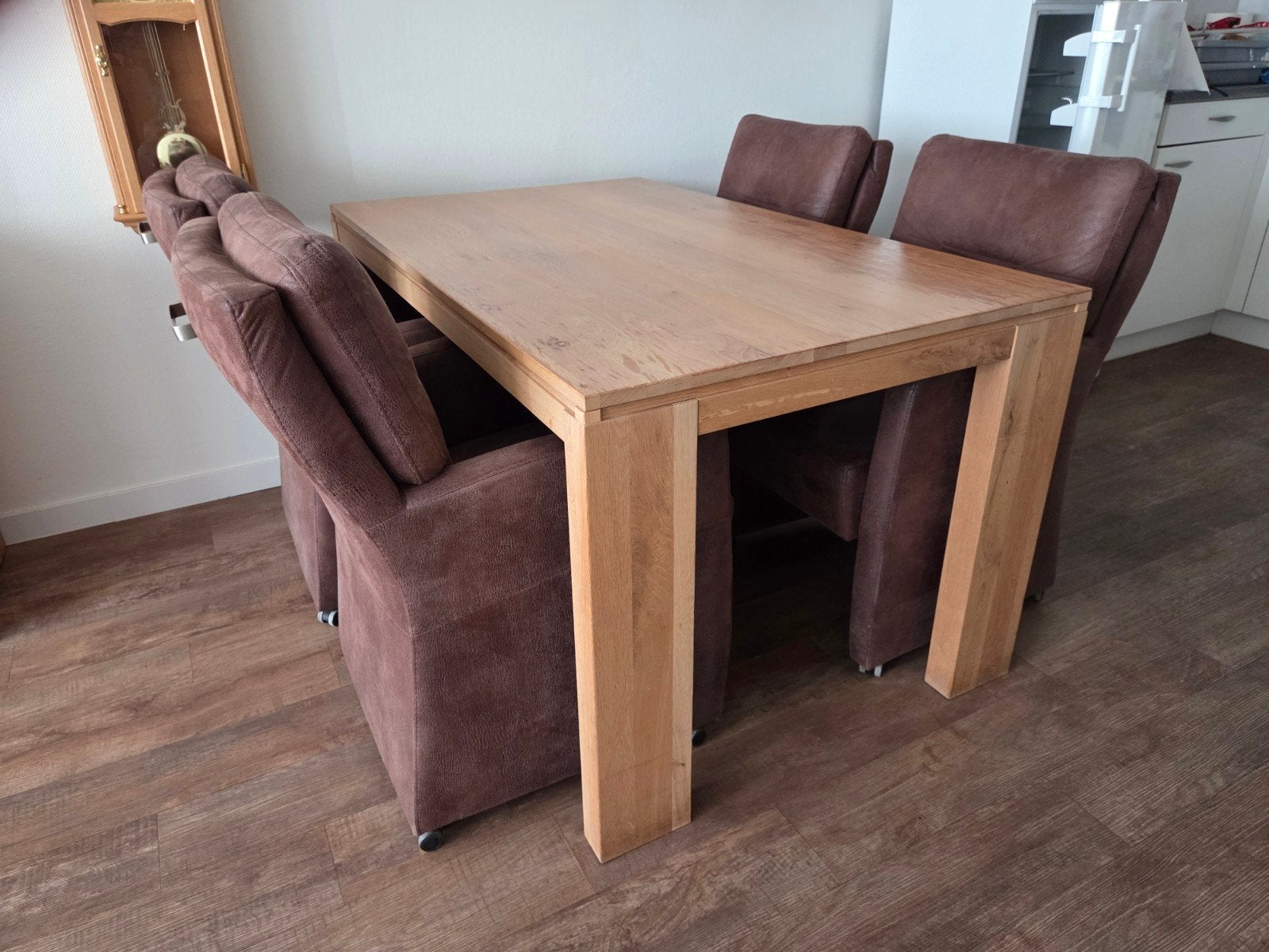 Mooie eiken eethoek –Vefato-Motké- tafel 150 cm + 4 stoelen, Huis en Inrichting, Ophalen, Gebruikt, 4 tot 6 stoelen