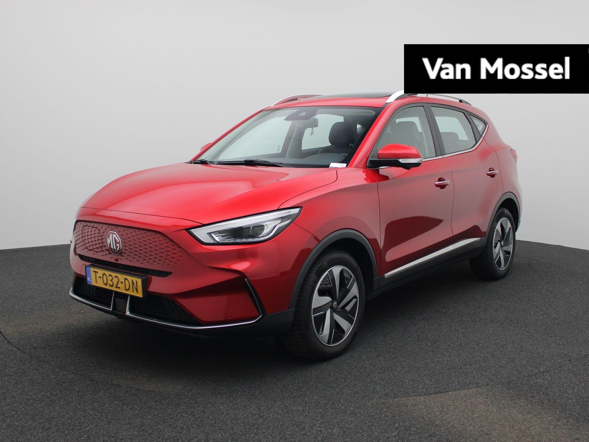MG ZS EV Long Range Luxury 70 kWh All-Season banden | Leder, Auto's, 12 maanden, Gebruikt, ZS, Origineel Nederlands