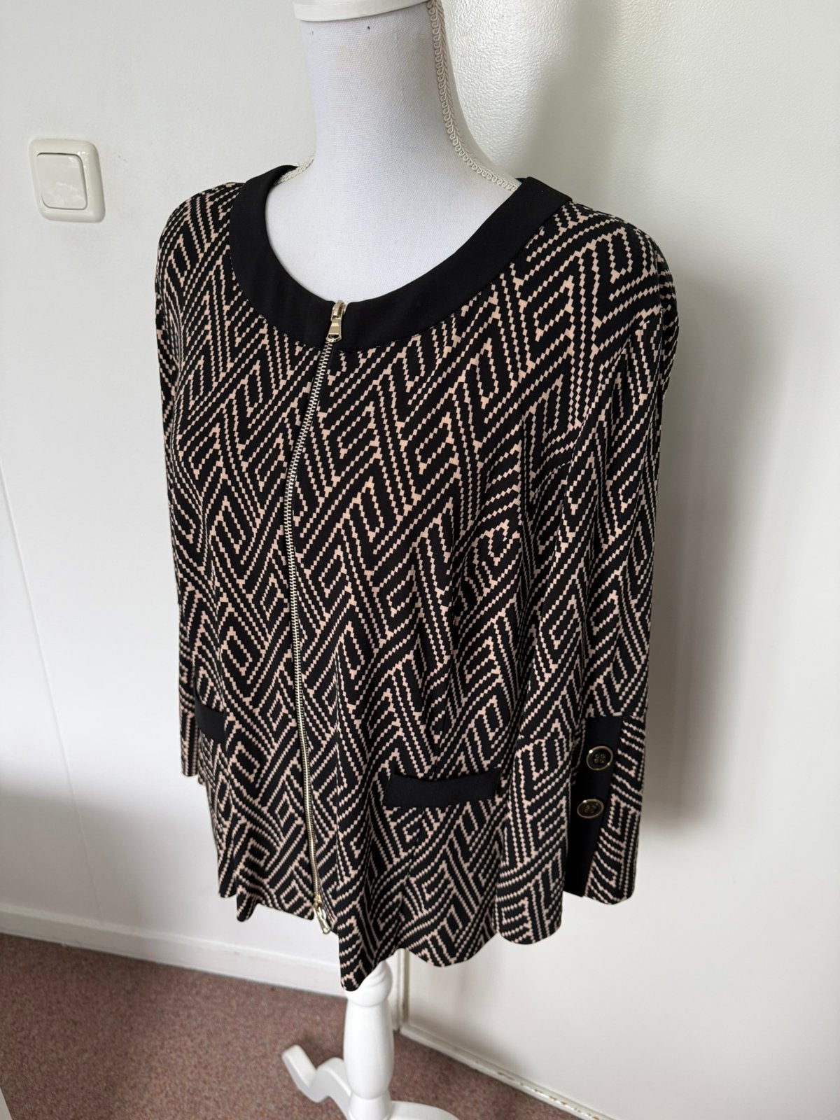NIEUW zwart/beige jasje van Joseph Ribkoff, maat 46, Verzenden, Nieuw, Maat 46/48 (XL) of groter, Zwart