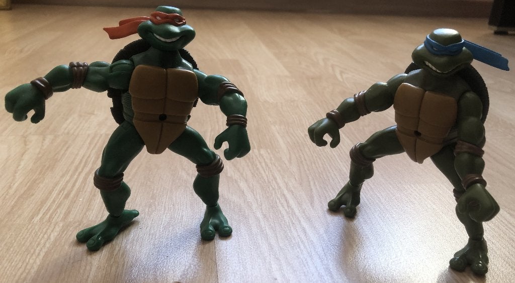 2 NINJA TURTLES - LEONARDO + RAPHAEL - 2004, Kinderen en Baby's, Speelgoed | Actiefiguren, Ophalen of Verzenden, Zo goed als nieuw