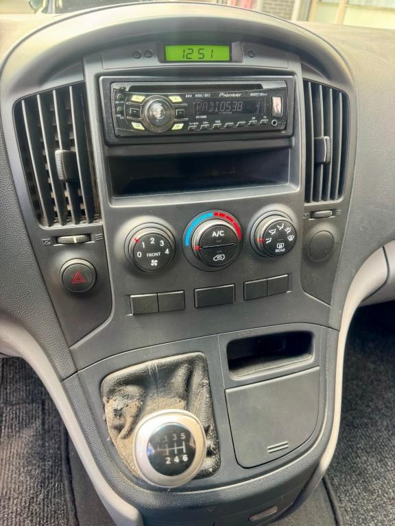 Hyundai H300 2.5 CRDi Dynamic AIRCO 3PERS 2DE EIG. NAP APK 1, 13 km/l, 2497 cc, Bedrijf, Electronic Stability Program (ESP)