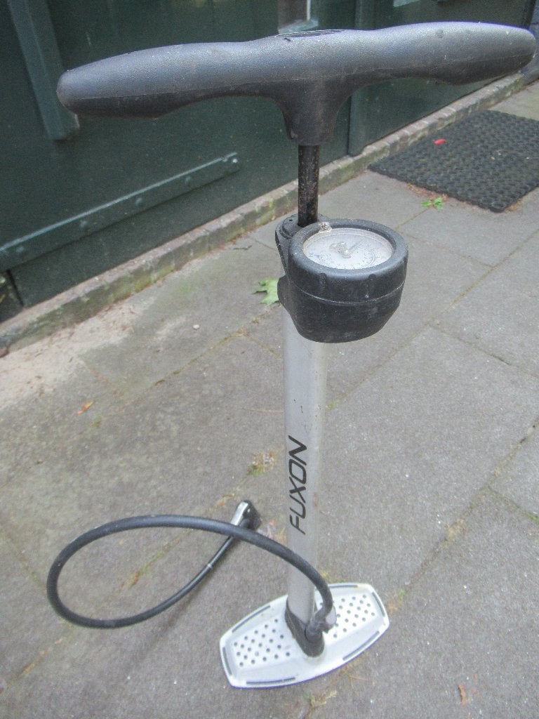 Fuxon FIETSPOMP met drukmeter / vloerpomp, Ophalen of Verzenden, Drukmeter, Gebruikt