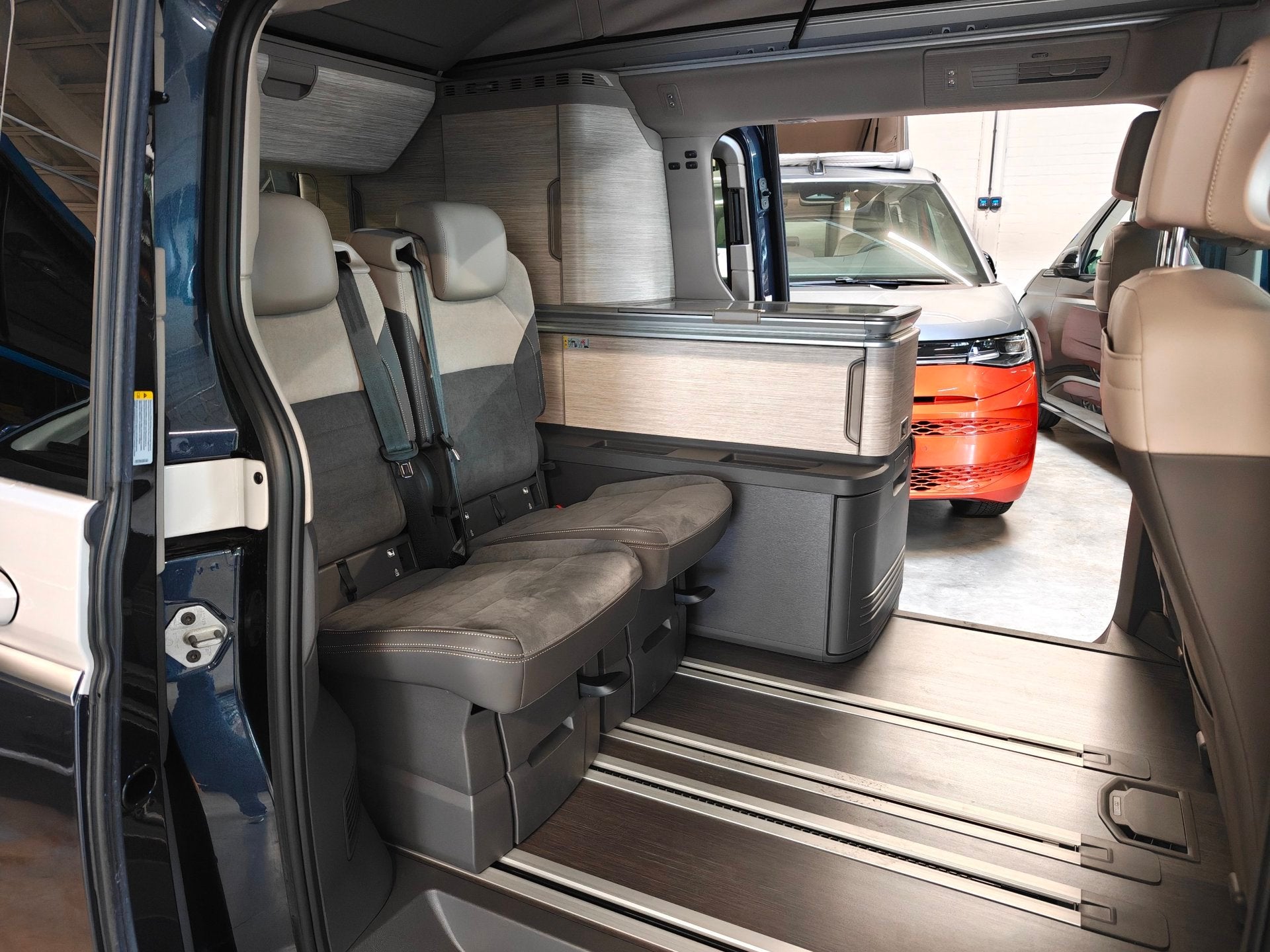Volkswagen California Ocean 1.5 EHYBRID DSG 4MOTION 245PK, Caravans en Kamperen, Automaat, Buscamper of Camperbus, Volkswagen