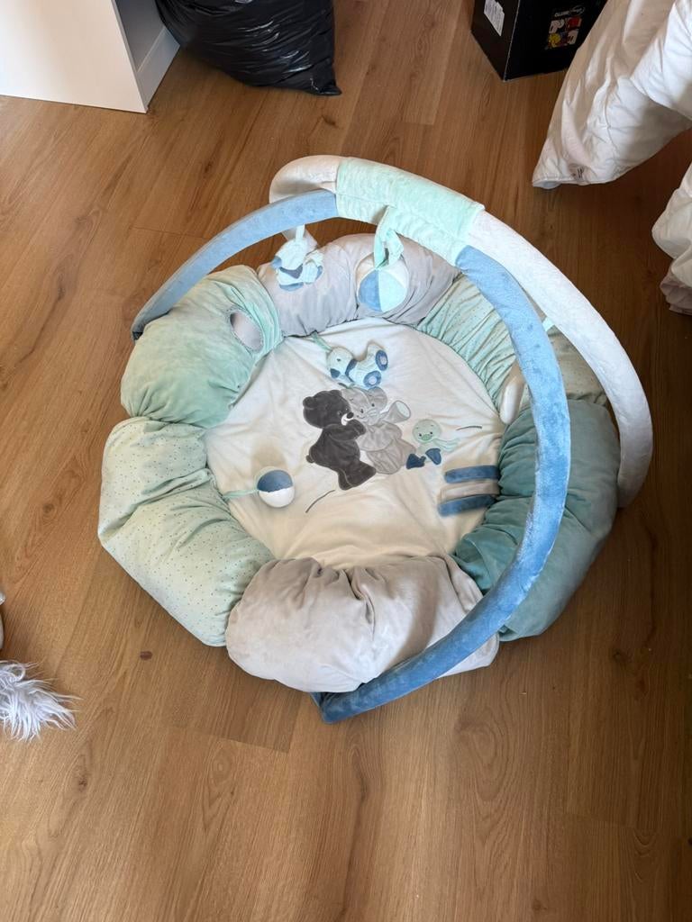 Nattou babygym, boxmobiel, maxicosispeelgoed, rammelaar, enz, Ophalen, Zo goed als nieuw