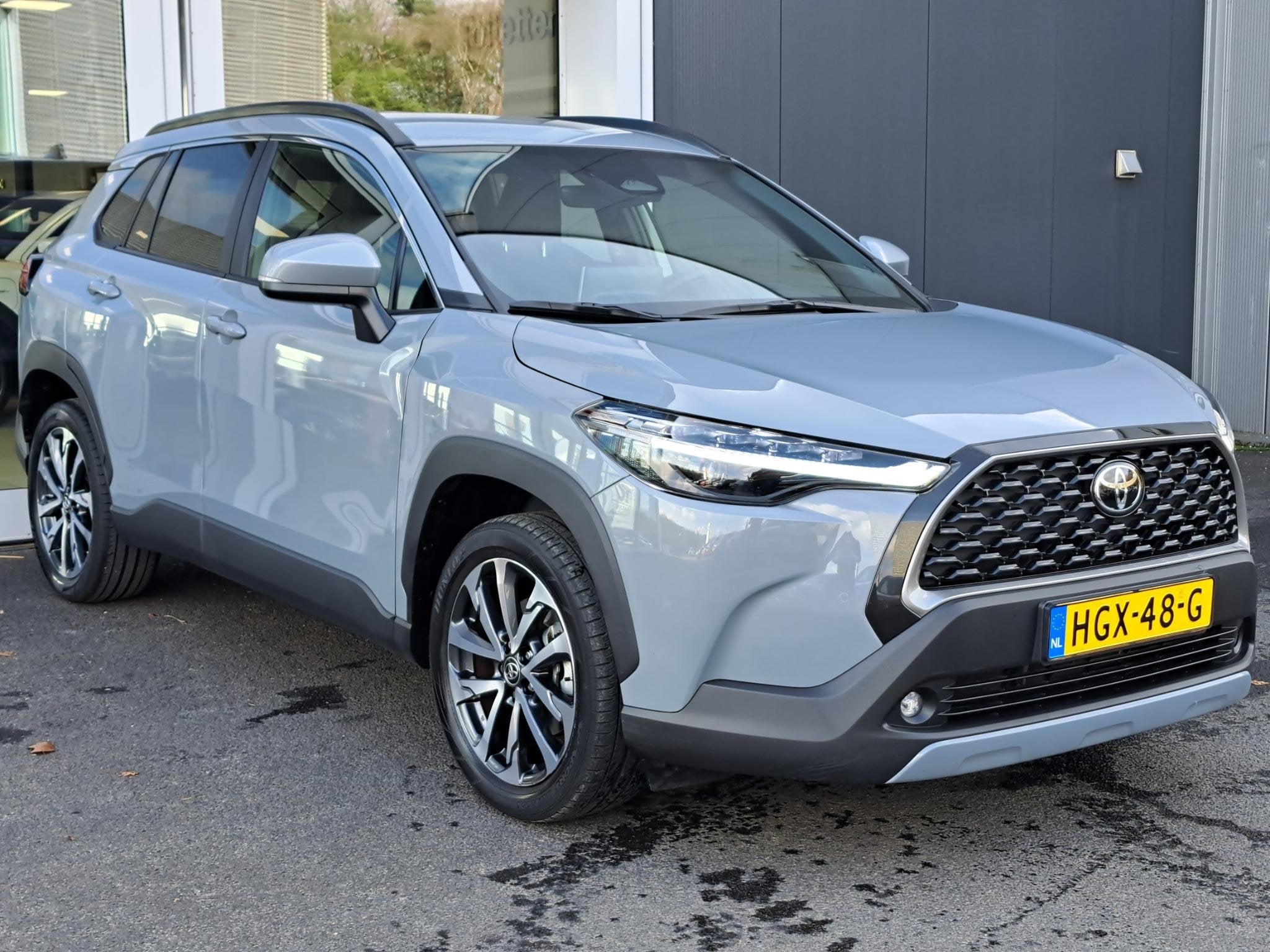 Toyota Corolla Cross Hybrid 140 Style Dodehoekdetectie | Par, Auto's, Stof, Gebruikt, 4 cilinders, Parkeersensor