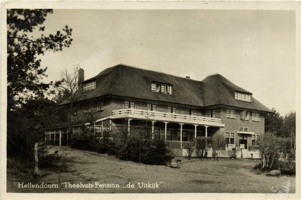 Hellendoorn. Theehuis Pension de Uitkijk - 1943 gelopen, Ophalen of Verzenden, 1940 tot 1960, Gelopen, Overijssel