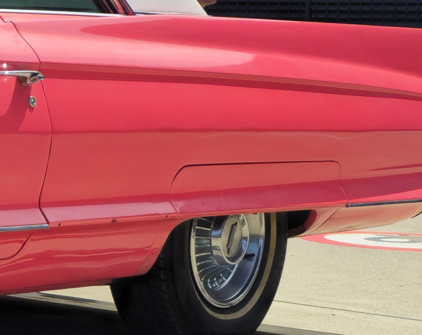 Gezocht: 2 Chrome lijsten Cadillac Coupe Deville 1962 LA, Cadillac, Gebruikt, Ophalen of Verzenden, Spatbord
