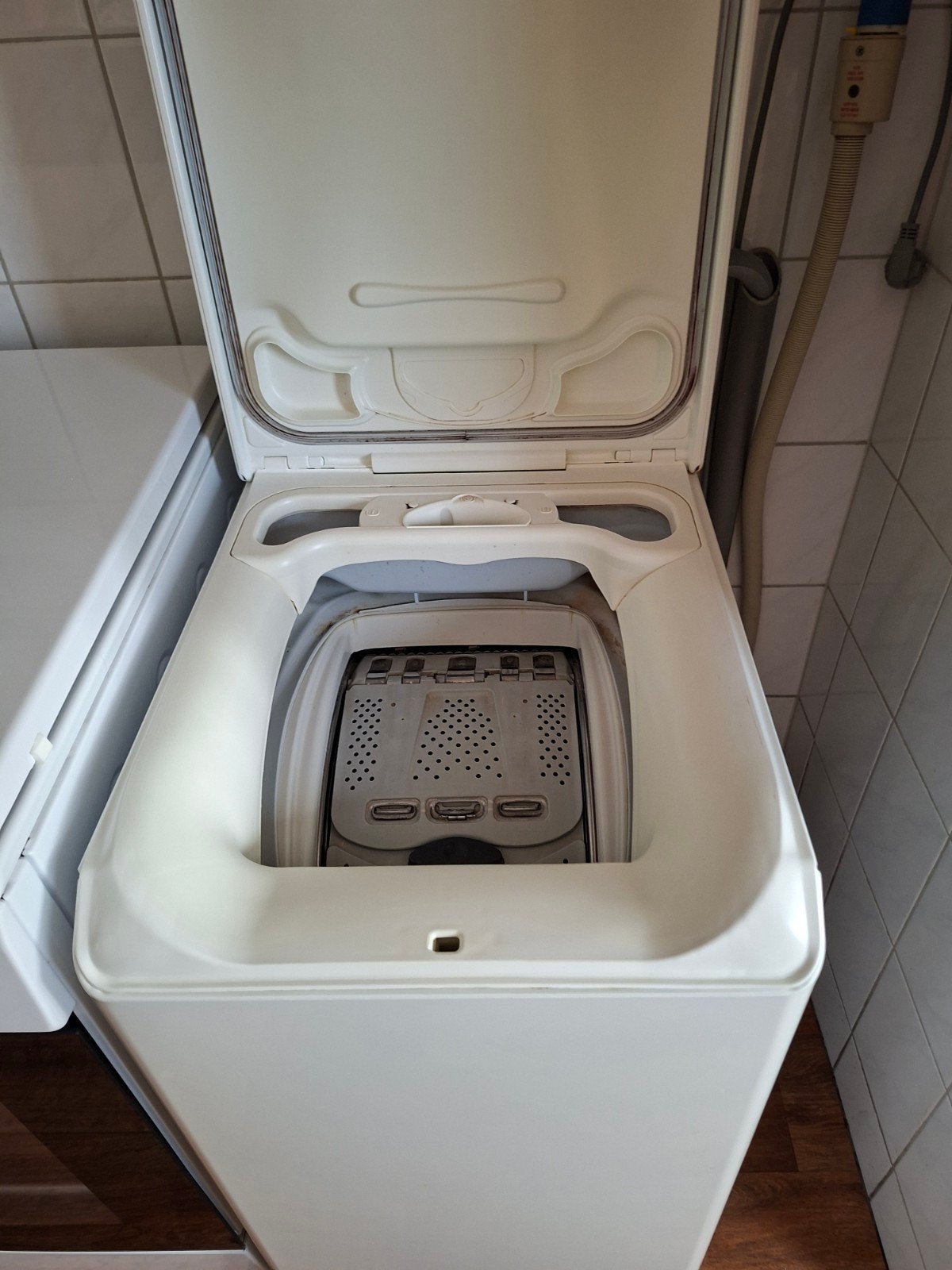 bovenlader, Witgoed en Apparatuur, Ophalen, 1200 tot 1600 toeren, Gebruikt, 4 tot 6 kg