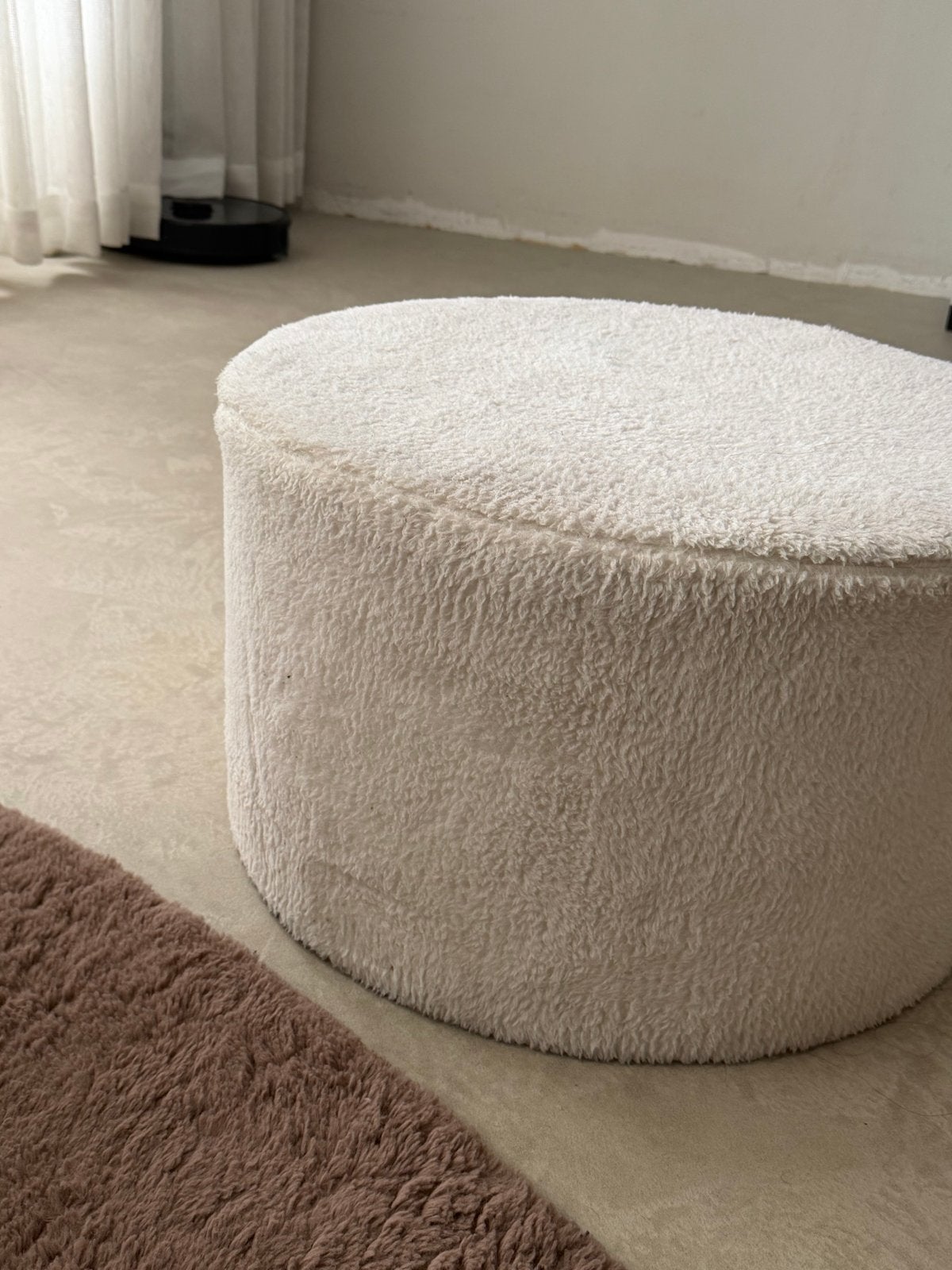 Witte Teddy Poef - Rond en Comfortabel, Ophalen, Rond, Minder dan 50 cm, Zo goed als nieuw
