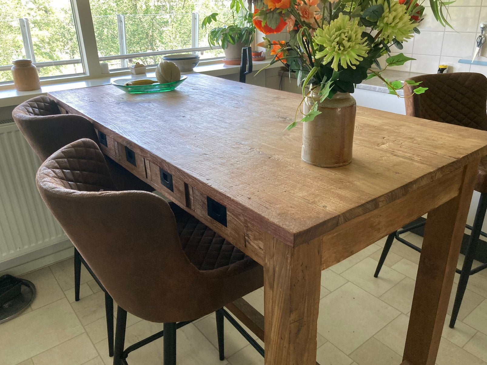 Hoge eettafel/bartafel massief teakhout met 4 stoelen,, Ophalen, Teakhout, 50 tot 100 cm, Zo goed als nieuw