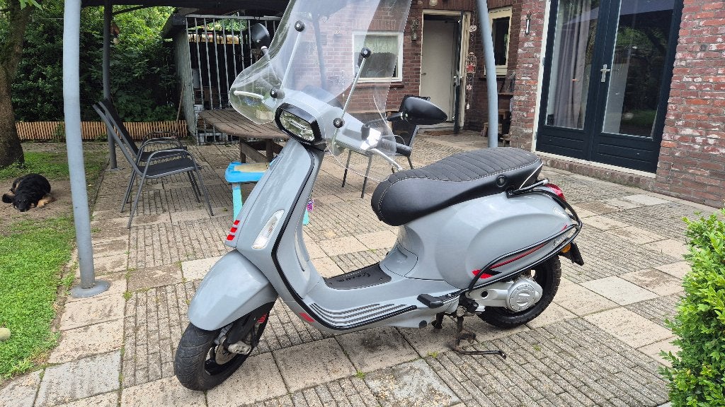 Vespa Sprint S Mat Grijs Vivace Notte Edition - 2020, Fietsen en Brommers, Scooters | Vespa, Ophalen, Maximaal 45 km/u, Vespa S