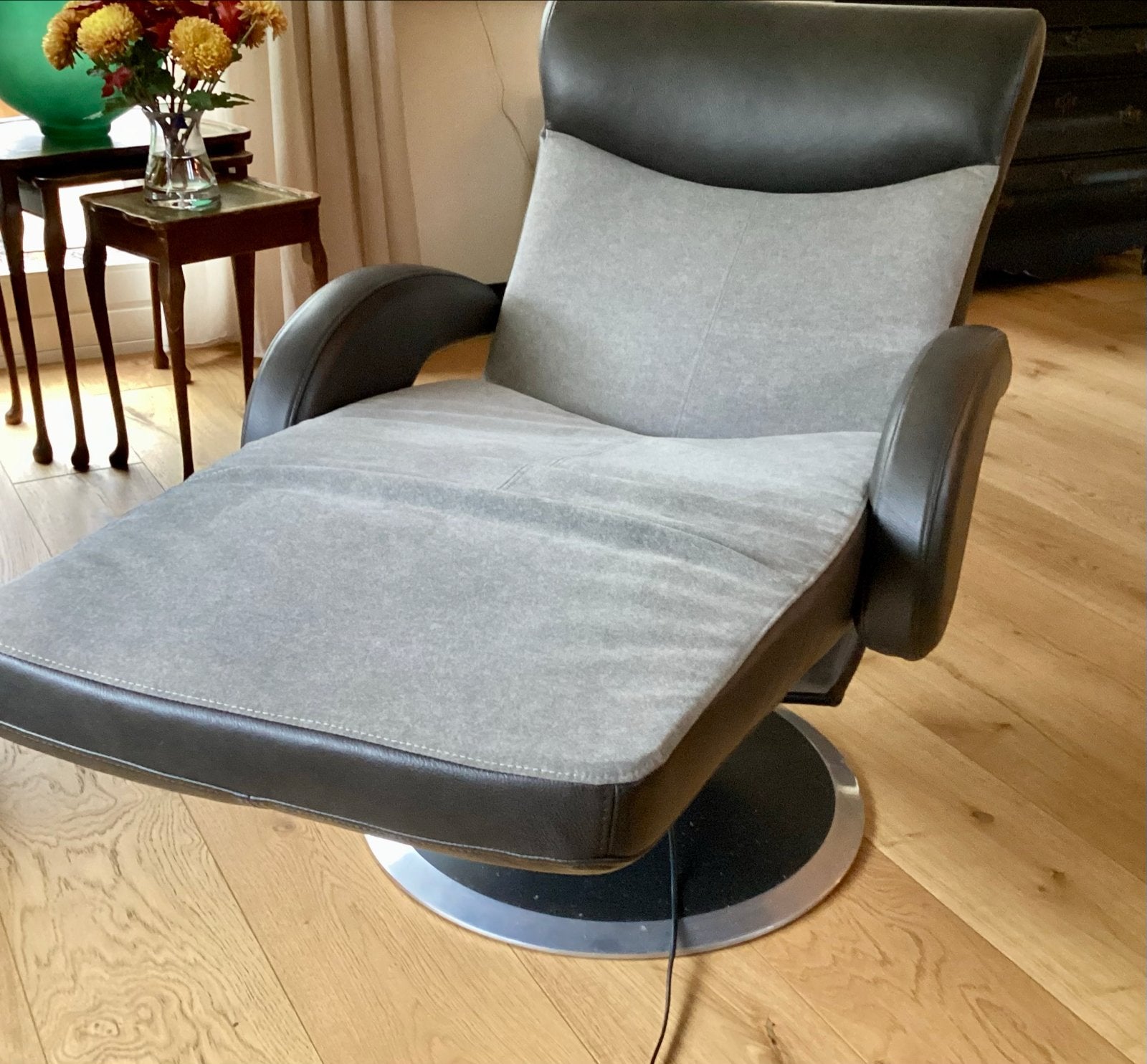 Leolux Helical fauteuil - Leer en Alcantara - Nieuwstaat, Huis en Inrichting, Ophalen, Overige kleuren, Leer, Zo goed als nieuw