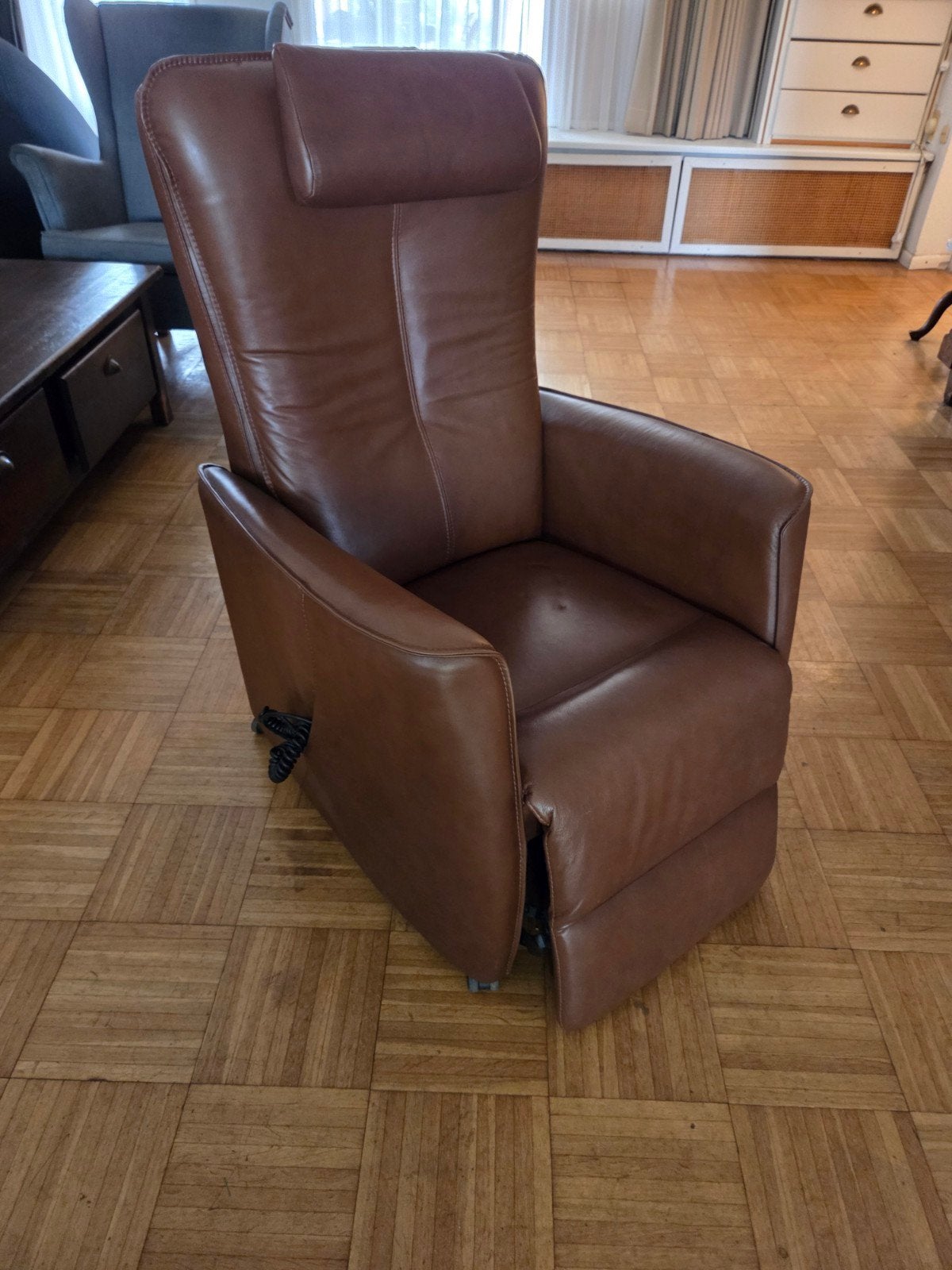 prominent sta op stoel fauteuil, Ophalen, Zo goed als nieuw, Minder dan 75 cm, 50 tot 75 cm