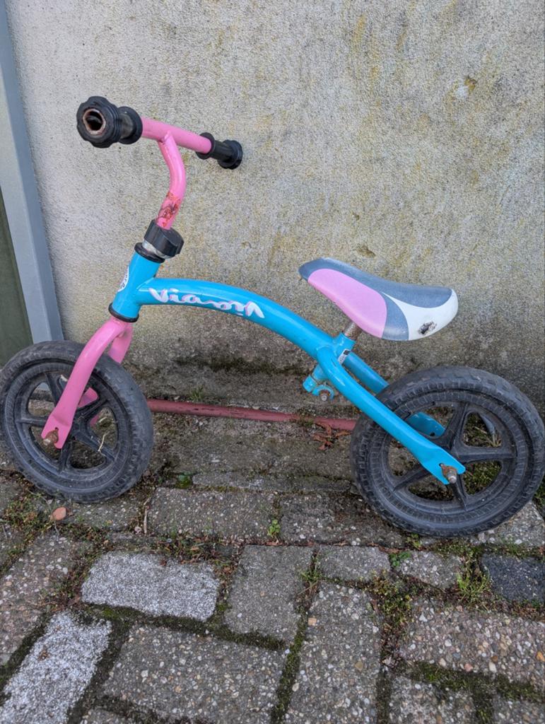 Via Via loopfietsje roze/blauw - Gebruikt, Fietsen en Brommers, Fietsen | Kinderfietsjes, Ophalen of Verzenden
