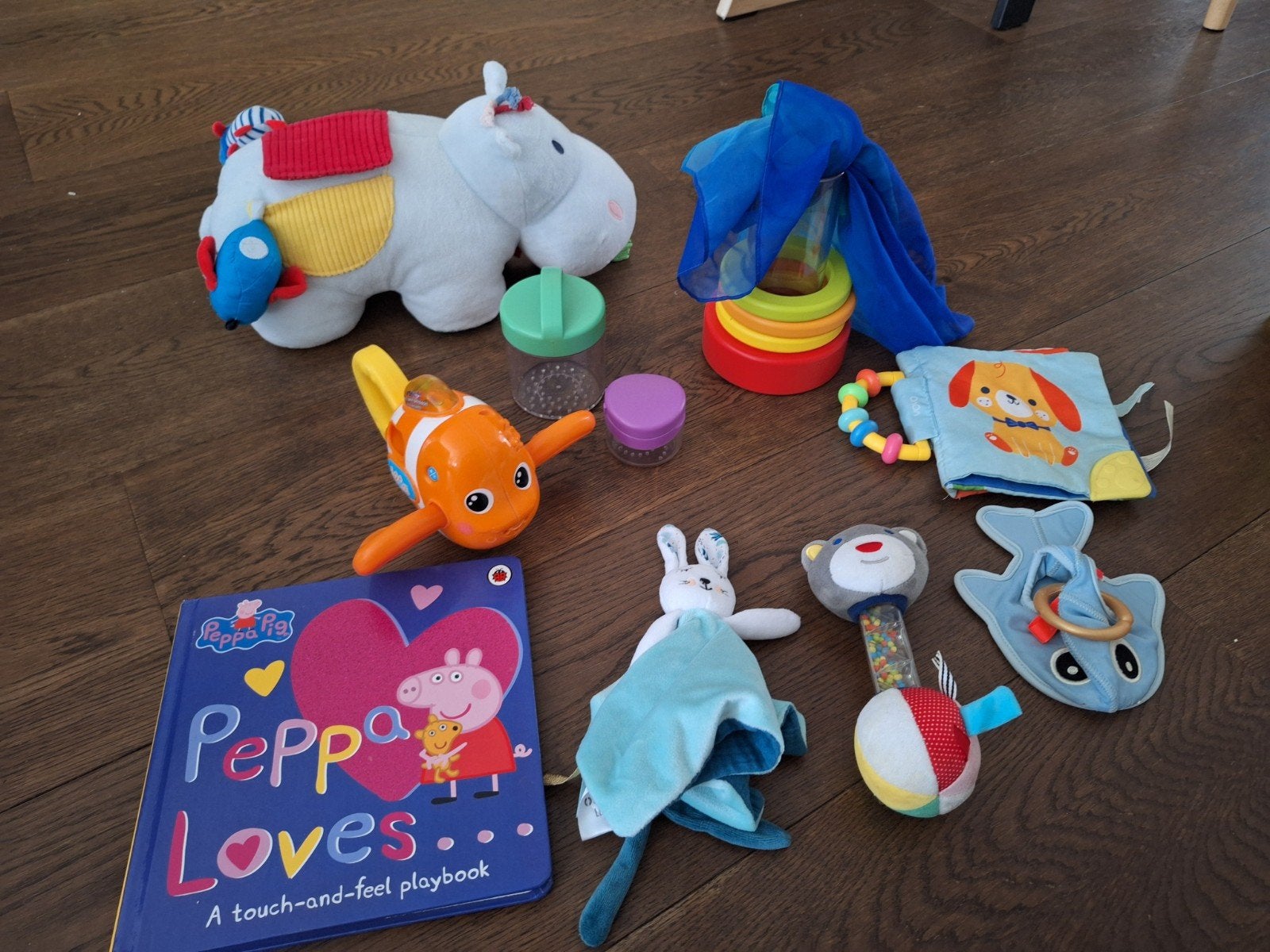 Baby speelgoed pakket: rammelaars, knuffels en boekje, Ophalen of Verzenden, Gebruikt, Overige typen, Met geluid