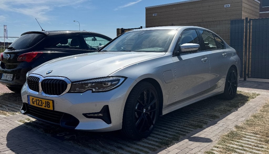 BMW 330e High Executive | 2jr. Gratis Onderhoud | Leder, Auto's, Achterwielaandrijving, 71 km/l, Sedan, 3-Serie