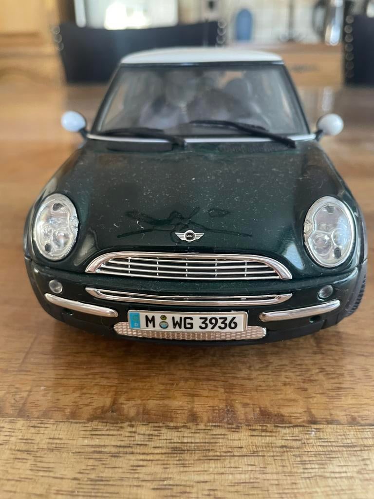 Mini cooper.              1.18, Hobby en Vrije tijd, Modelauto's | 1:24, Ophalen of Verzenden, Zo goed als nieuw, Bburago